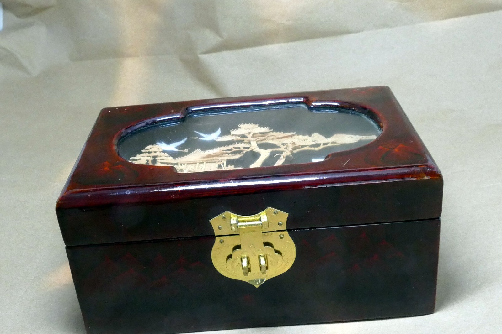 Stork Cork Diorama GLASS Lacquer JEWELRY Hinged Box red Pagoda wedding cranes