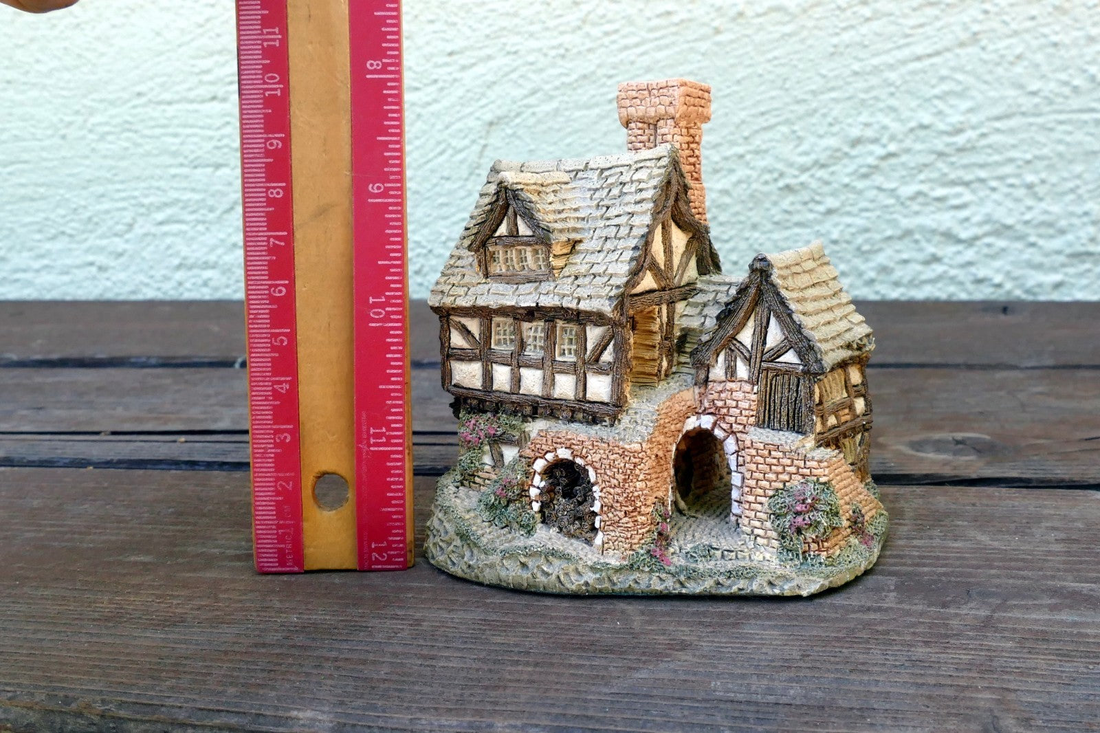 David Winter Cottages The Bakehouse Handcrafted Figurine 1983 UK Great Britain