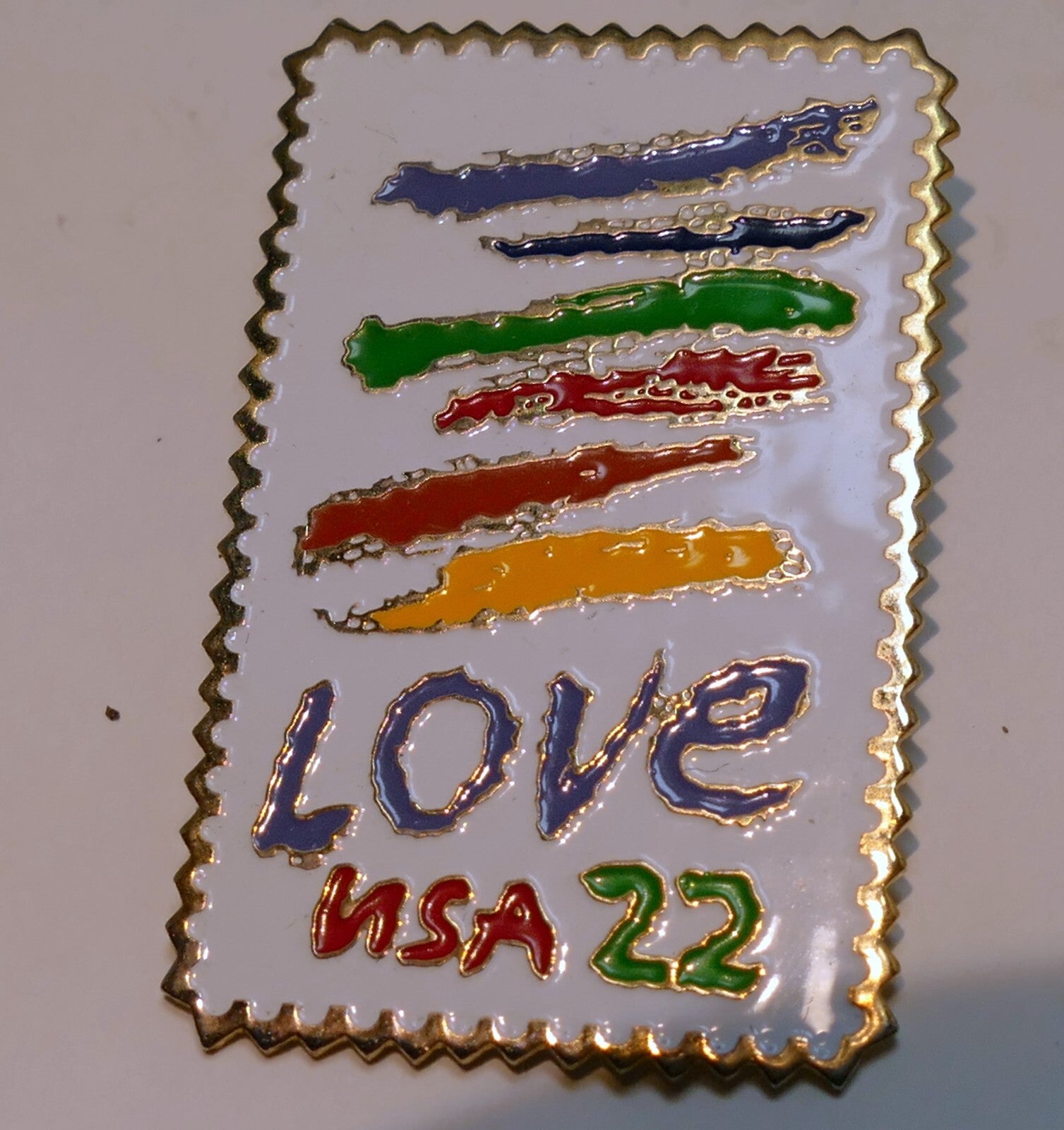 Usps love series (love birds) 22c us stamp collectible enamel pin   mint