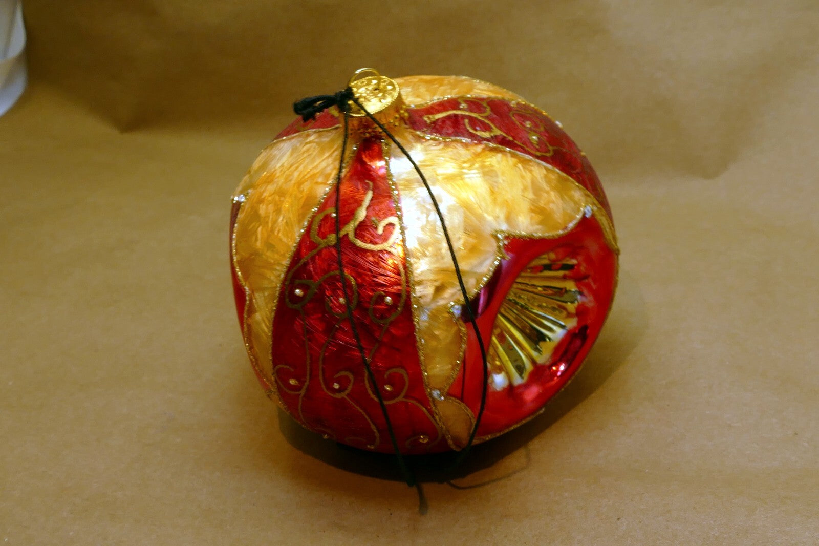 Blown Glass Gold-Red triple indent Christmas Ornament 4" Ball Mica Venice