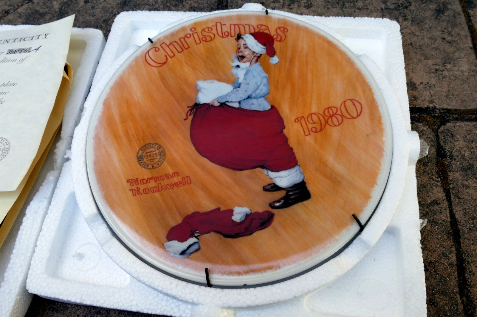 Norman rockwell scotty plays santa plate 1980 christmas knowles coa