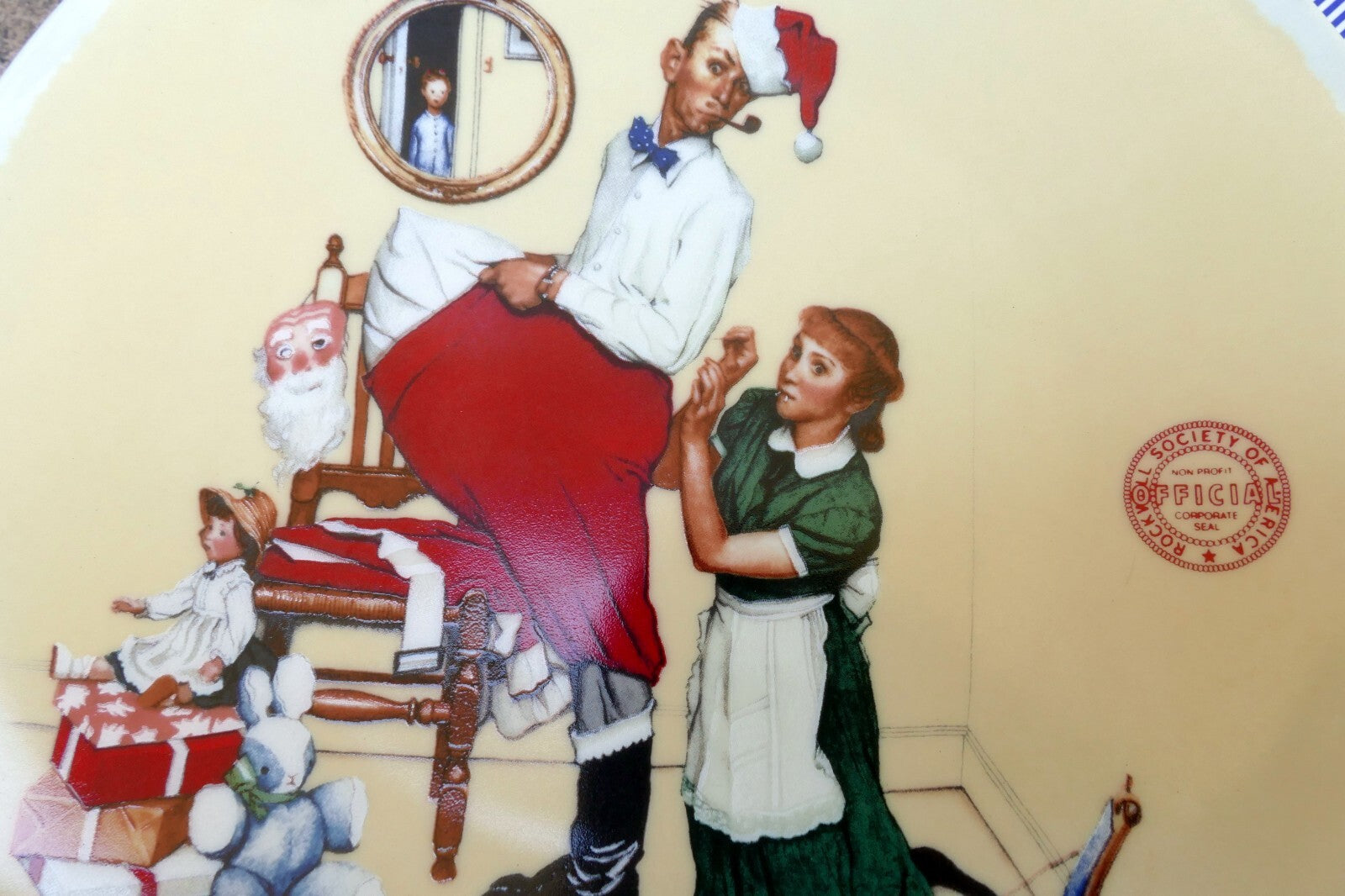 Norman rockwell "the christmas surprise" plate 1992 christmas knowles coa