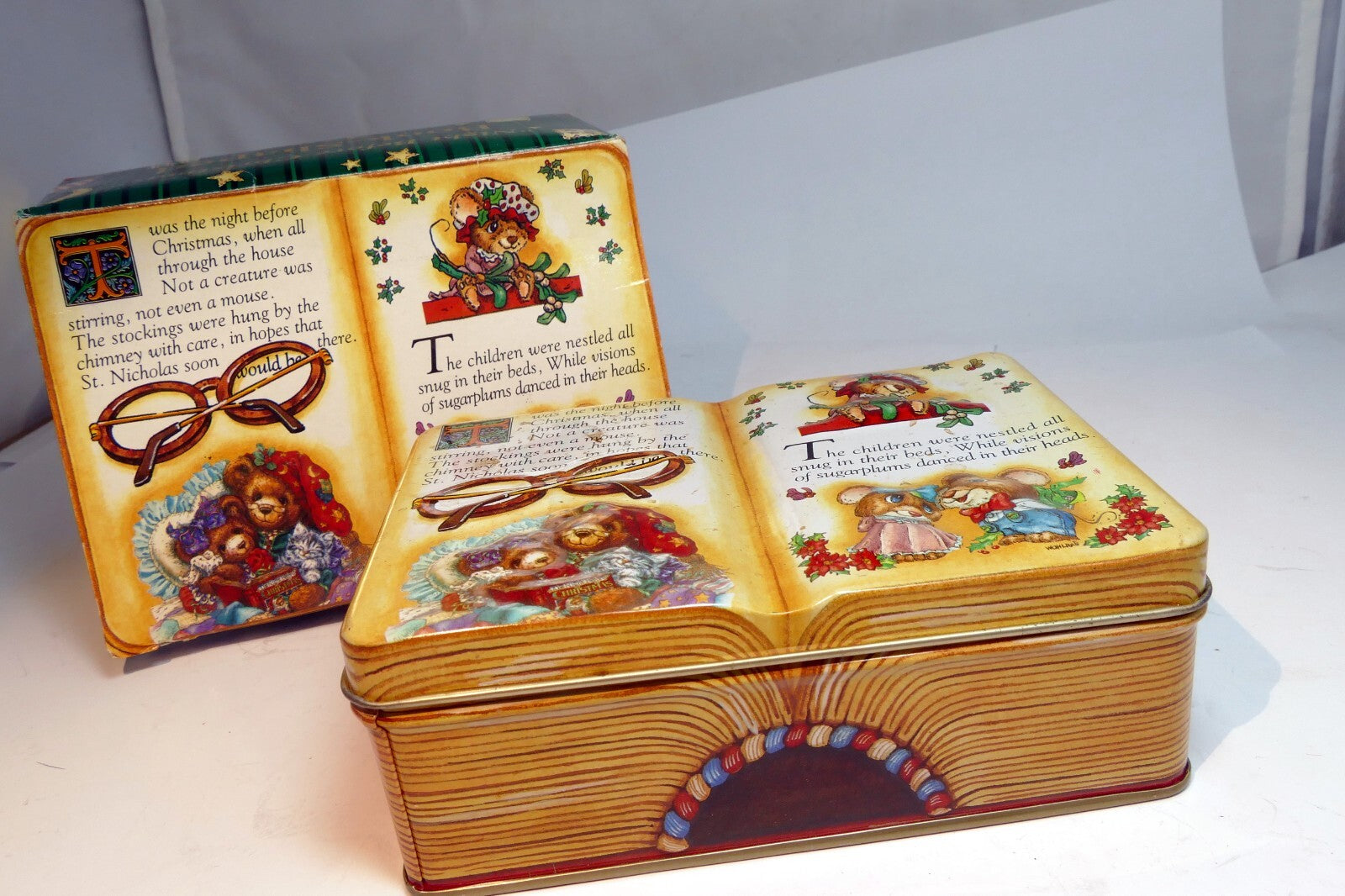 "Night before Christmas"  Book Shaped Tin with box mouse sleep - boxed