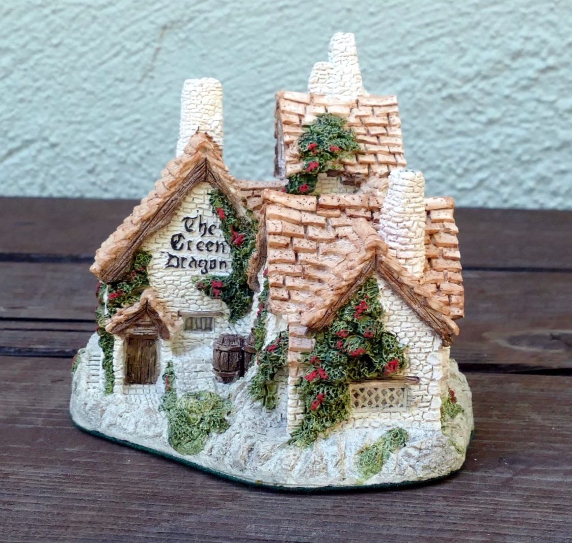 David Winters Cottages Green Dragon Pub 1983  hand painted UK Great Britain