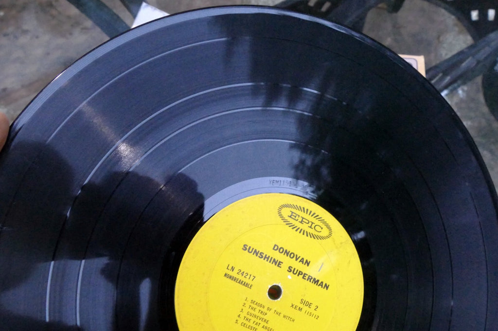 DONOVAN SUNSHIME SUPERMAN EPIC LN 24217 MONO  LP  - poor condition