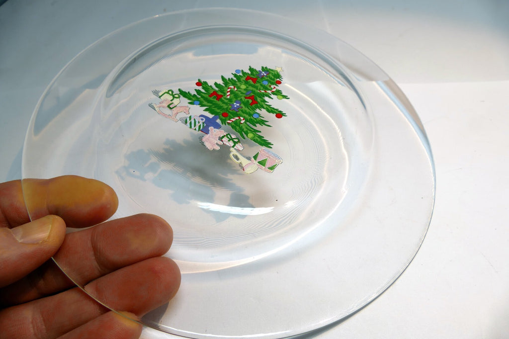 Arcoroc France Gifts & Toys Under Christmas Tree  7¾" Clear Glass Desert Plate