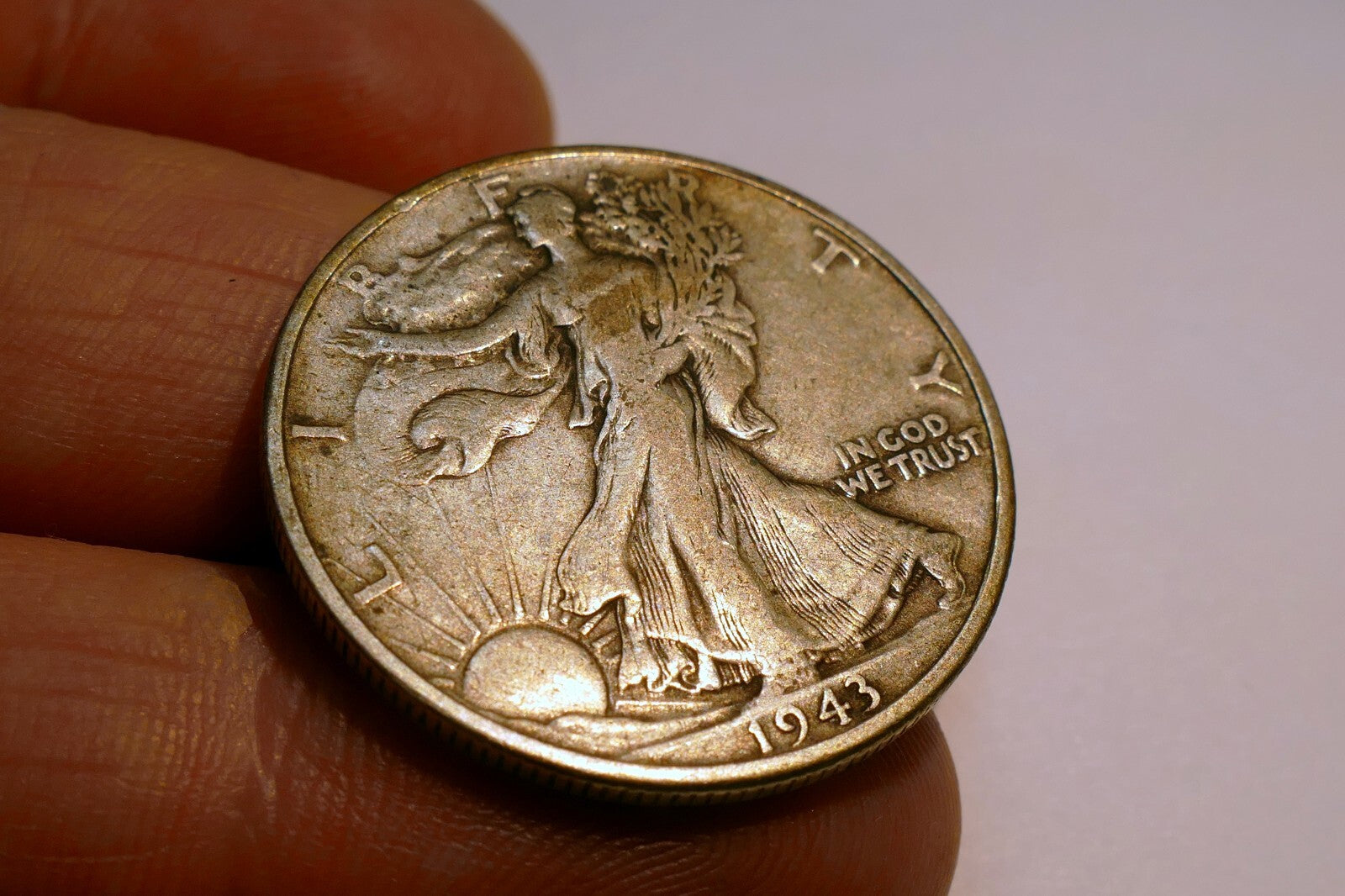1943 WALKING LIBERTY SILVER HALF DOLLAR COIN