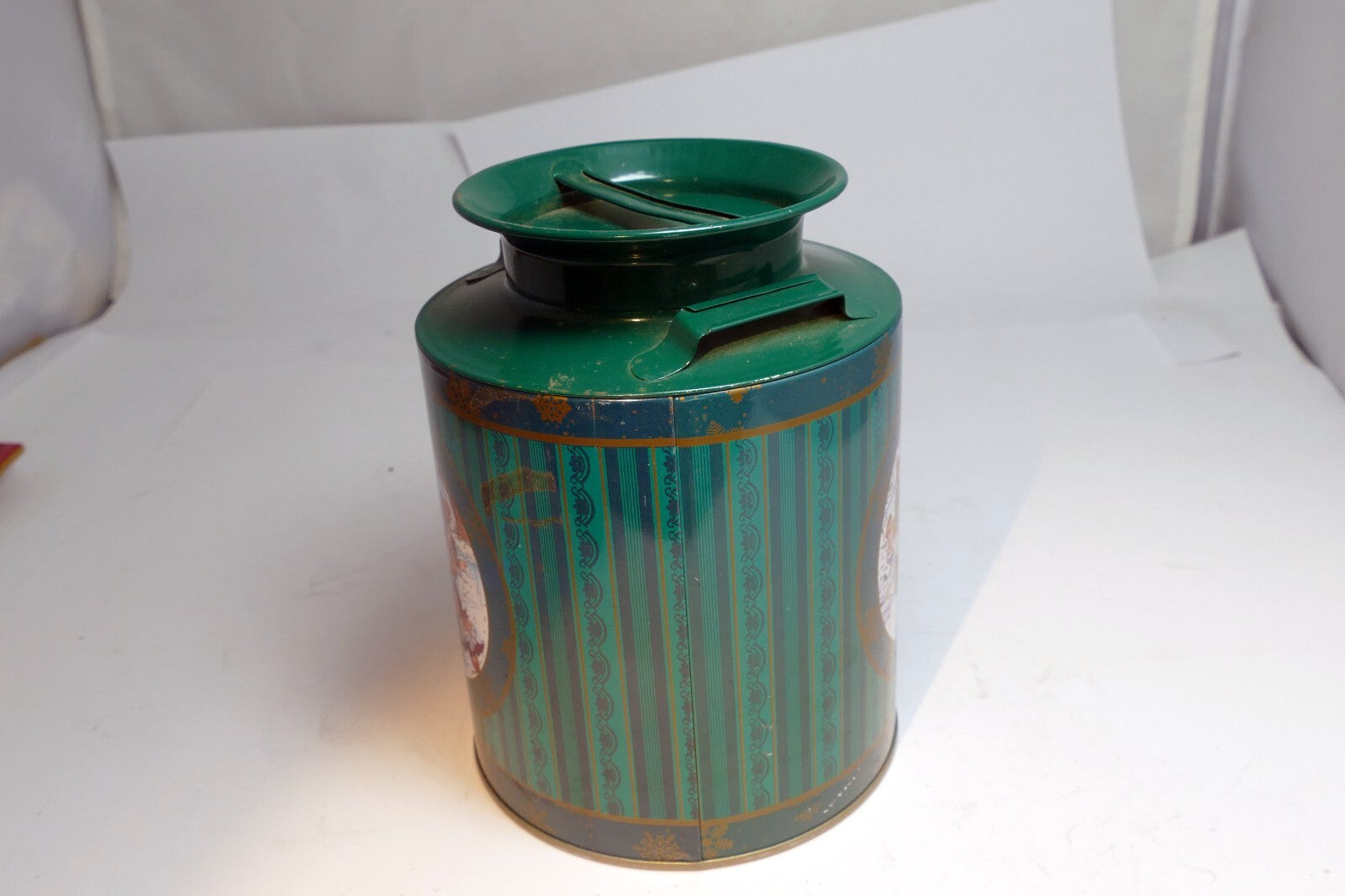 Metal Tin Christmas Round Cookie Candy Jar Container  Bear skating ice