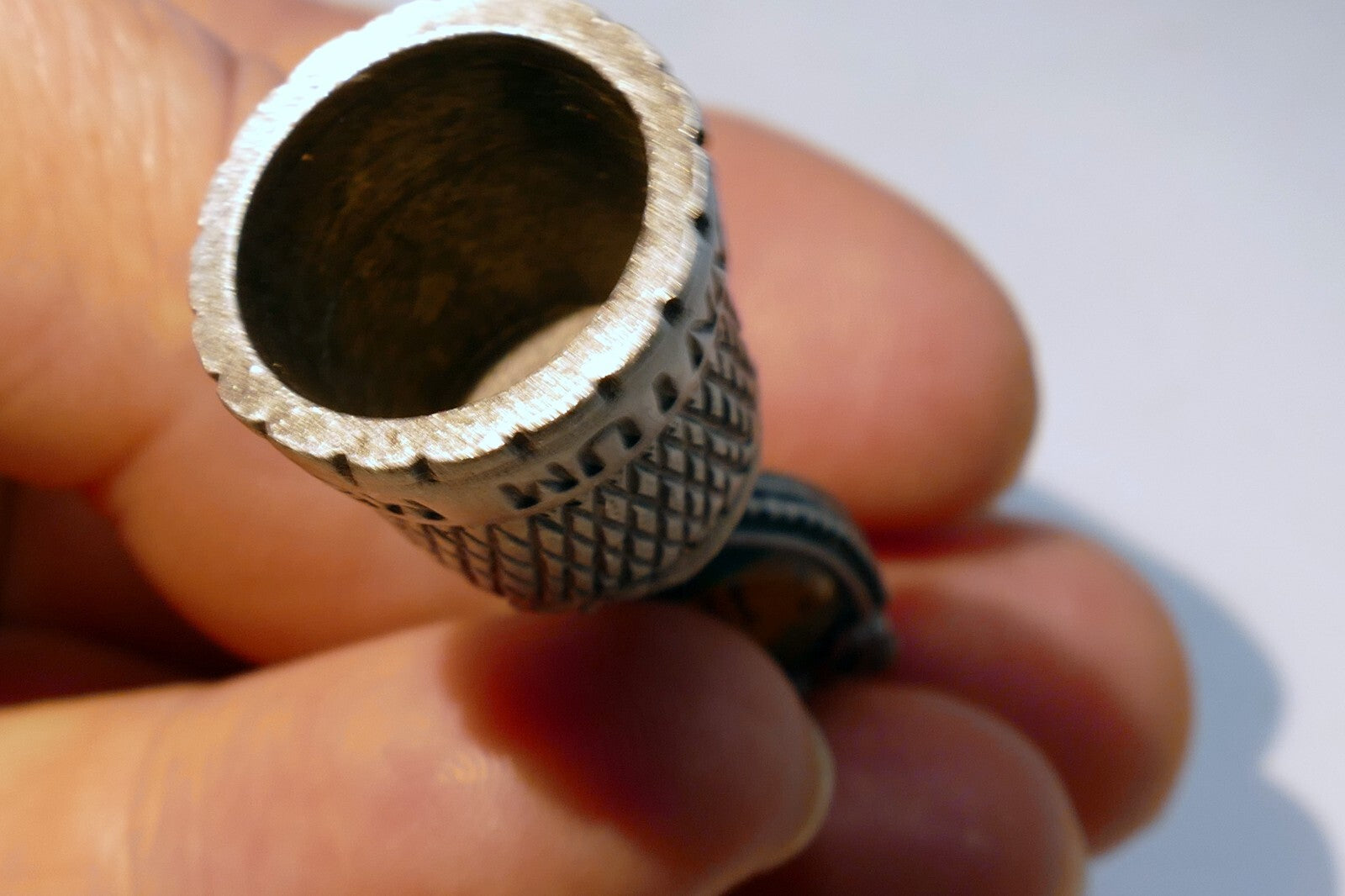 Thimble Souvenir Hand Crafted The Alamo 2000 Millennium Texas US metal