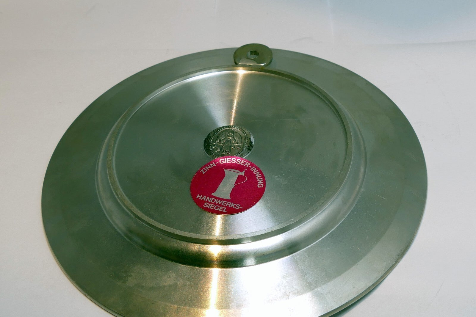 Zinn-Giesser-Innung 4 3/4” Pewter Handwerks Plate Siegel wall hanging  family