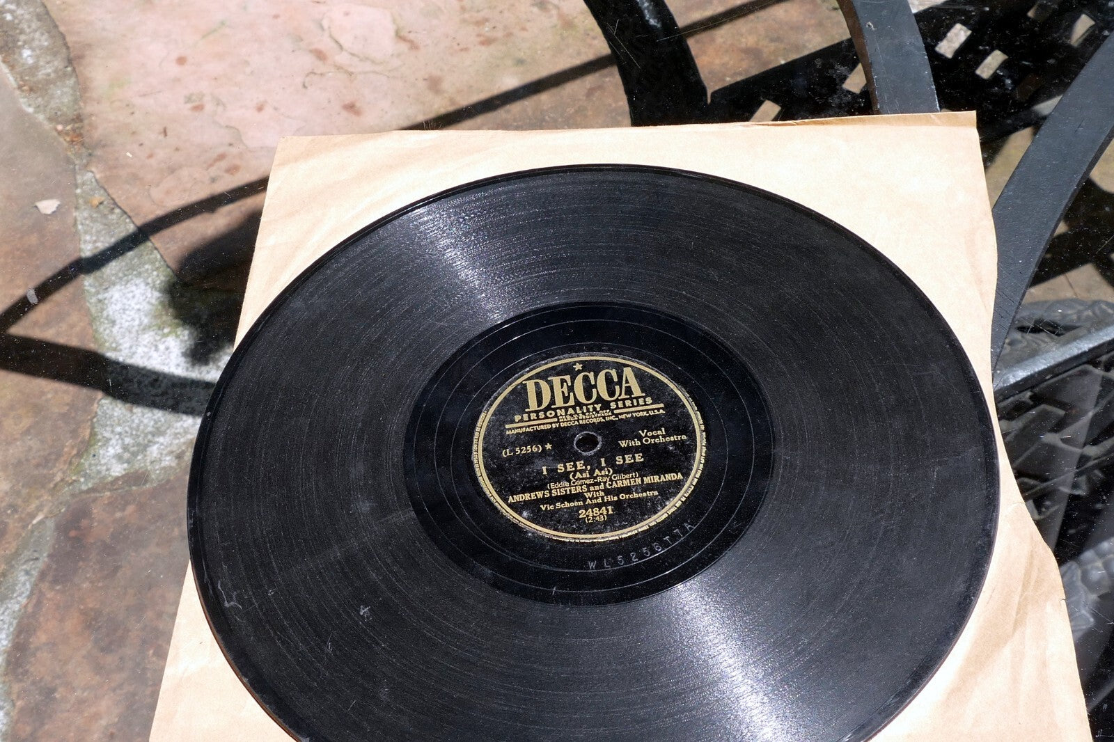 10" 78 rpm ANDREWS SISTERS & CARMEN MIRANDA Wedding Samba 24841