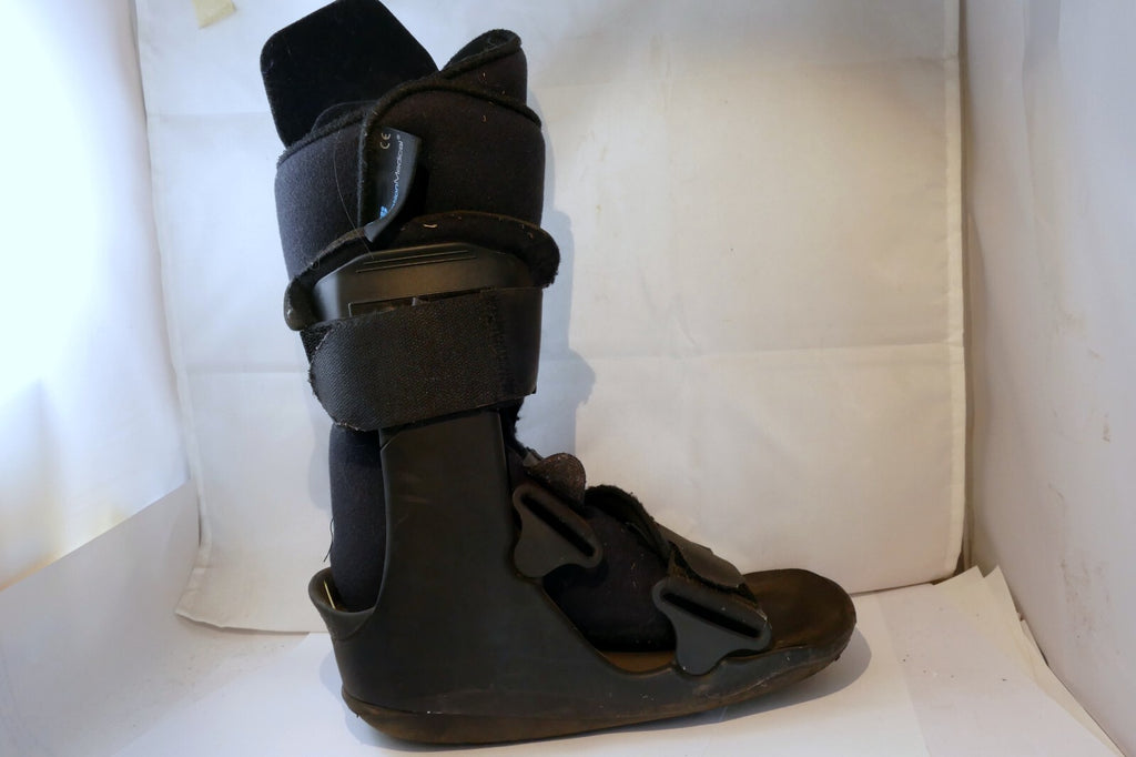 Ovation Medical Right Short Pneumatic Air Walker Shoe Boot Brace size Small kids