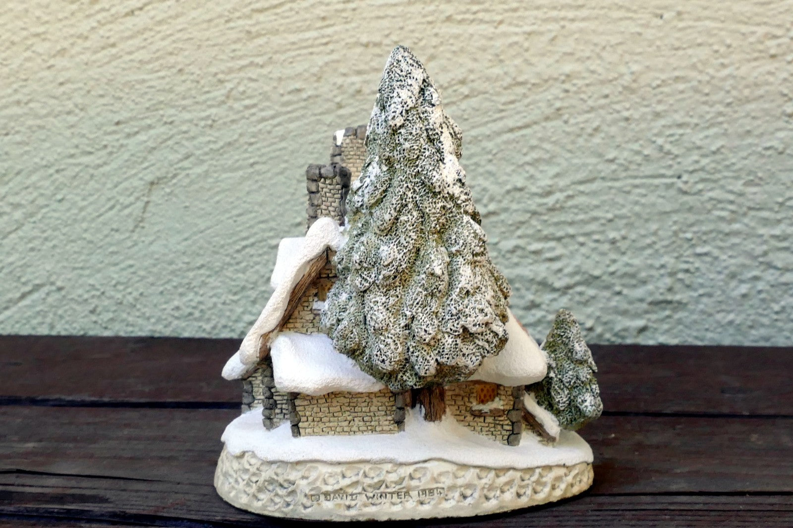 David Winter Cottages “Snow Cottage” Handcrafted – UK 1984