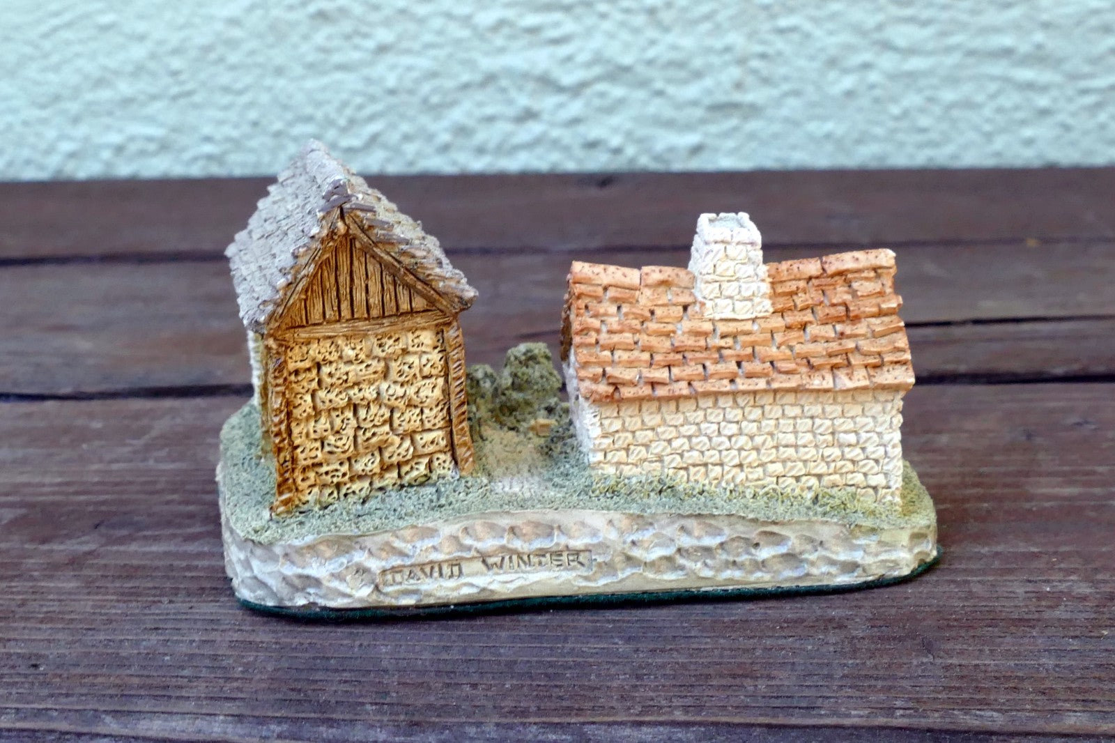 David Winter Cottages Haybarn  Handcrafted Figurine 1982 UK Great Britain