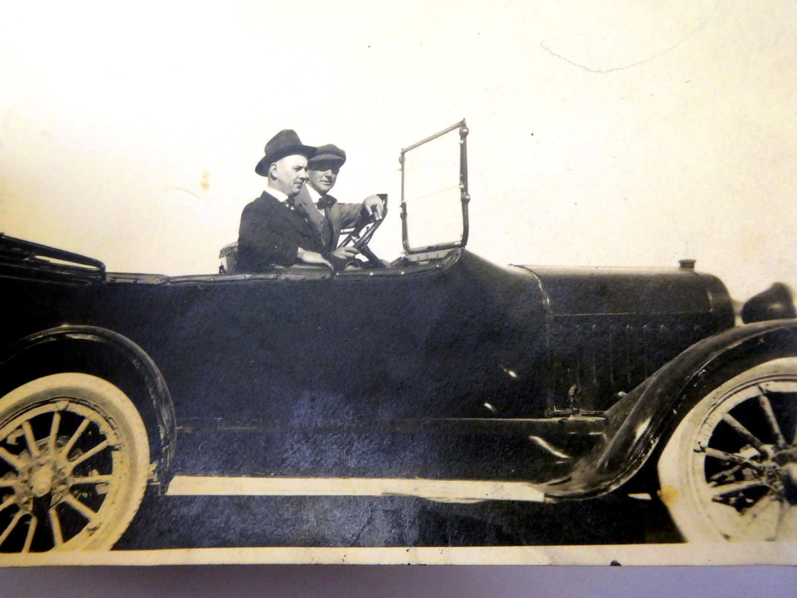 Picture of two gentleman in car vintage antique photograph 5x3" 1917 california