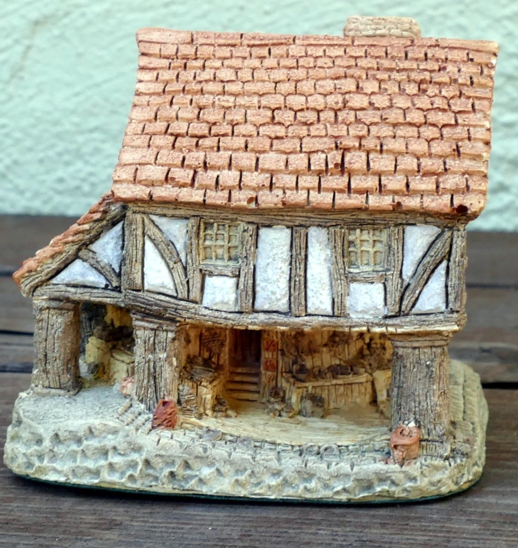 David Winter Cottages Little Market Handcrafted Figurine 1980 UK Great Britain