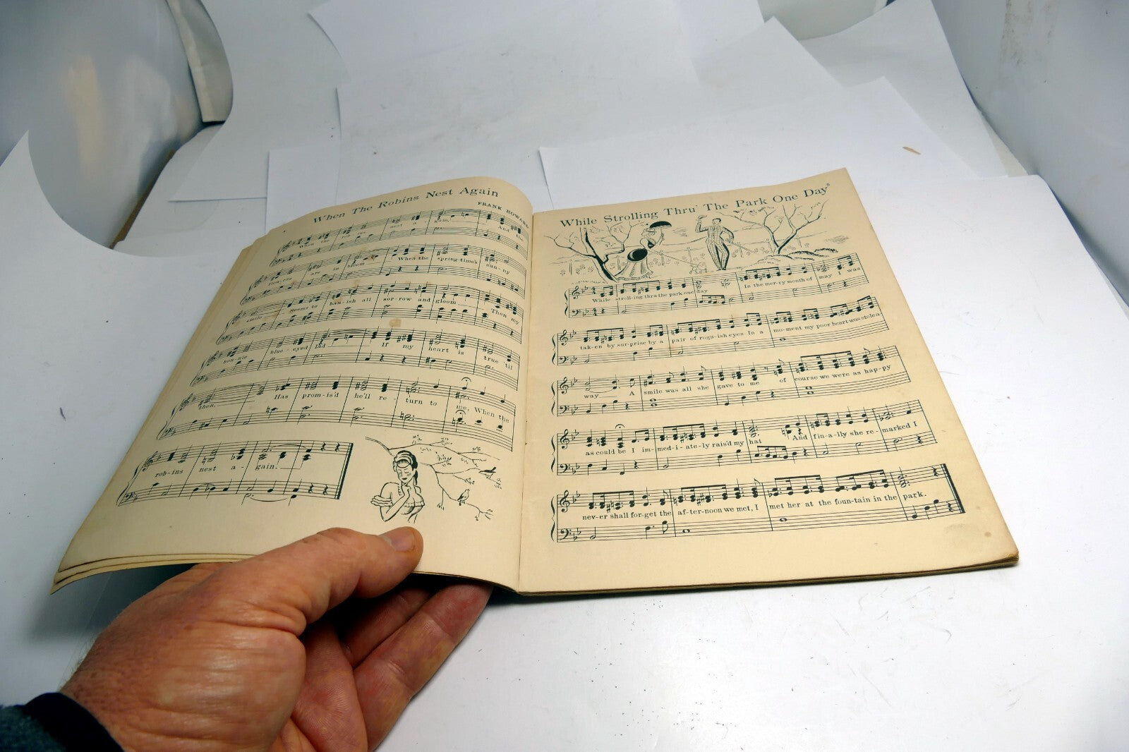 Treasure Chest of OLD TIME SONG HITS ©1935 Treasure Chest Publications, Inc