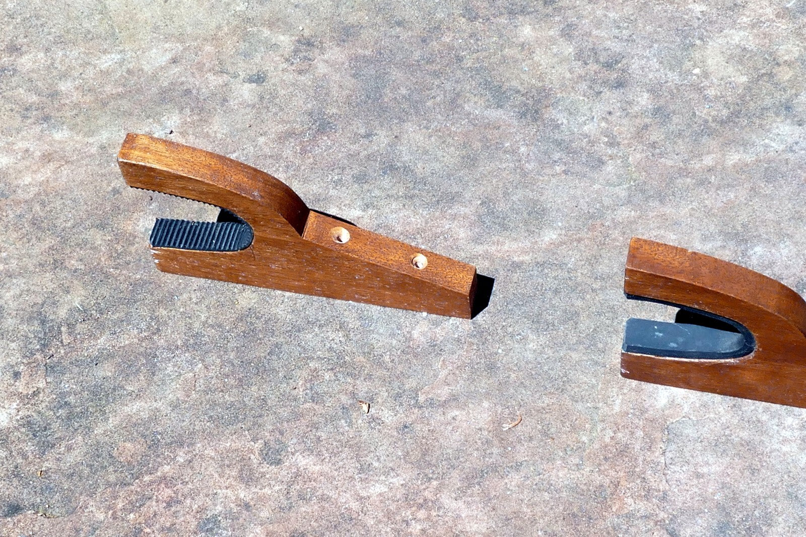 2 Rifle Gun Rack Wall Mount Wooden Shotgun Holder Gun Display Hanger Hand made