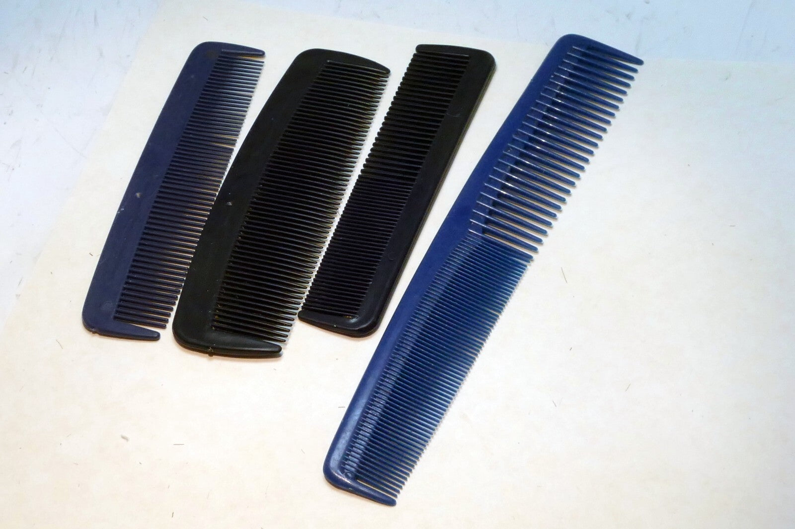 4 Pcs Black Plastic Barbershop Styling Comb Set for hair clippers