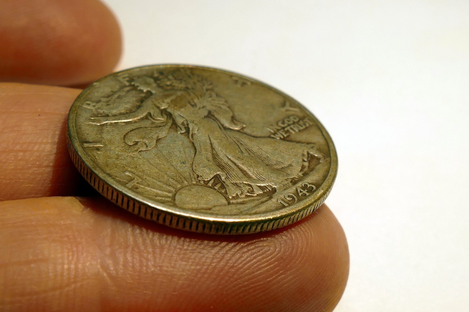 1943 WALKING LIBERTY SILVER HALF DOLLAR COIN