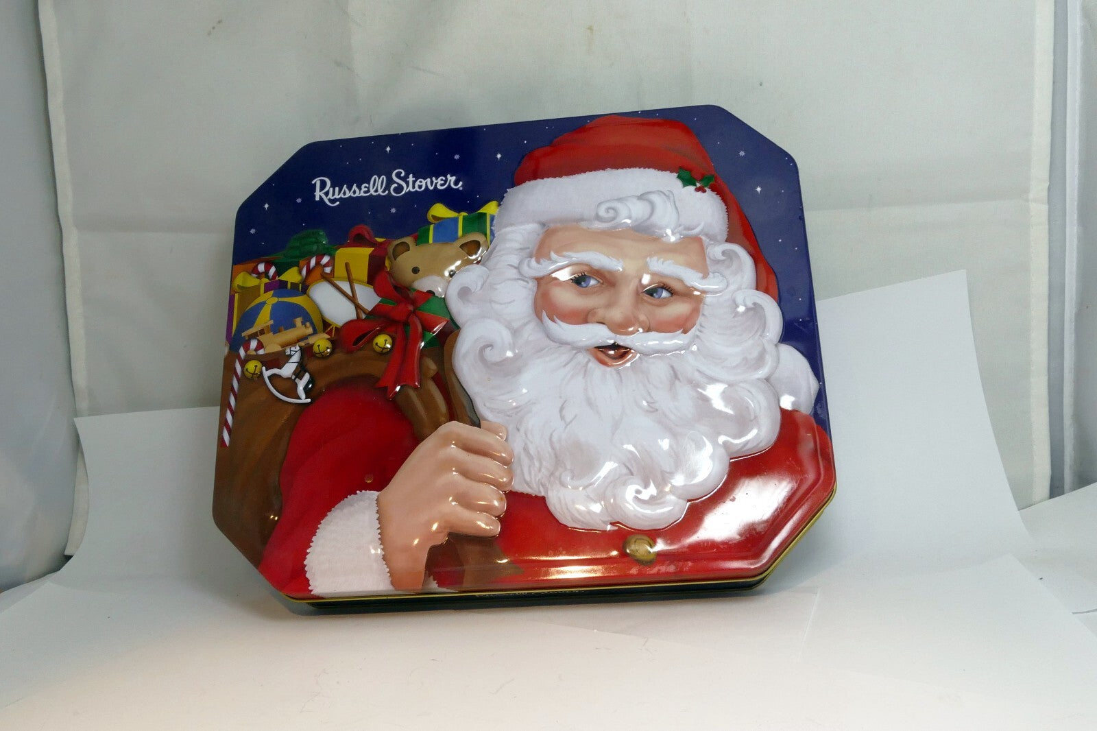 Russell Stover Chocolates Christmas Eve Tin empty container Santa Claus w/ Gifts