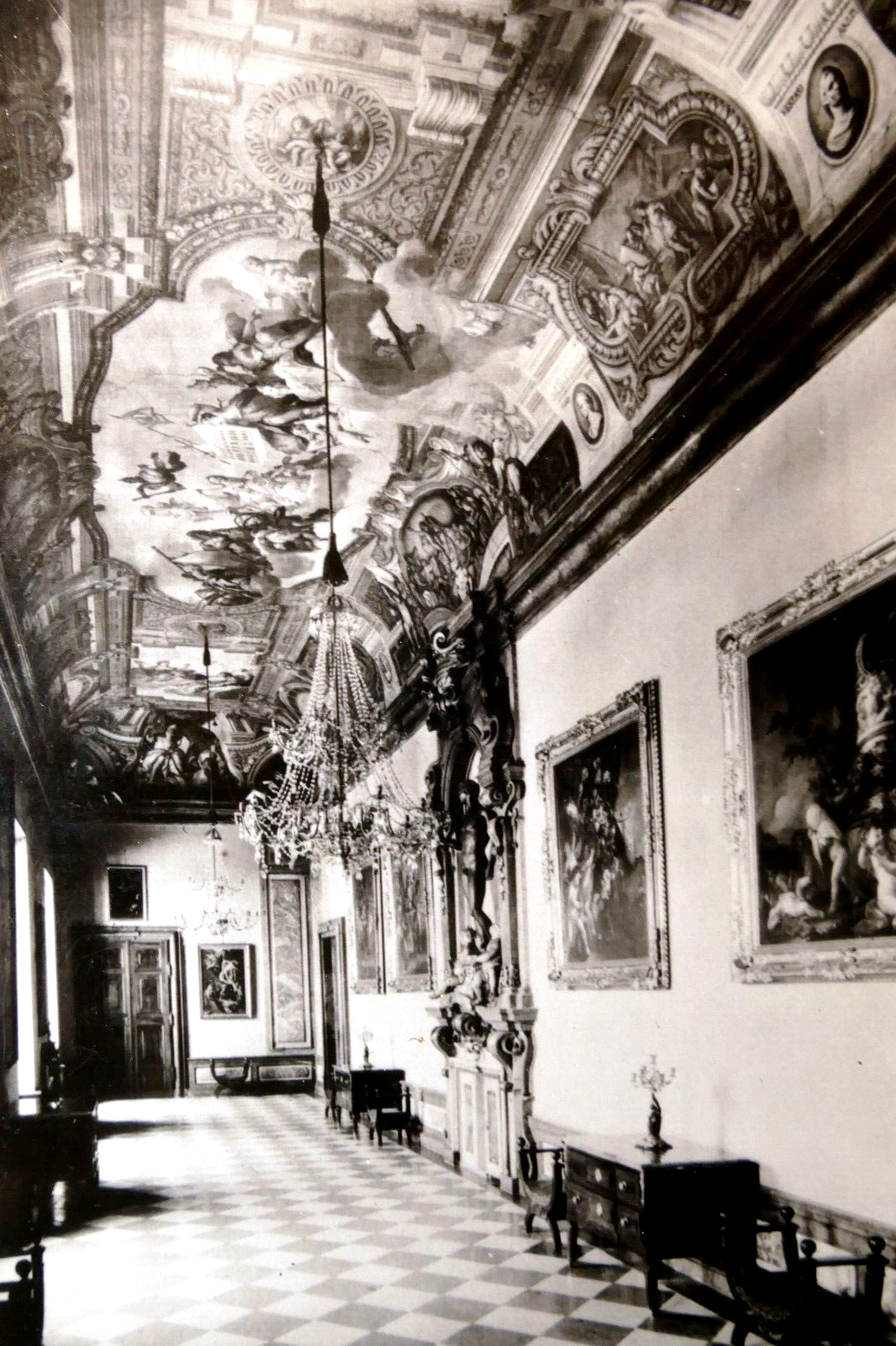 Wien   schönbrunn schloss castle hallway postcard austria 1930's   unposted
