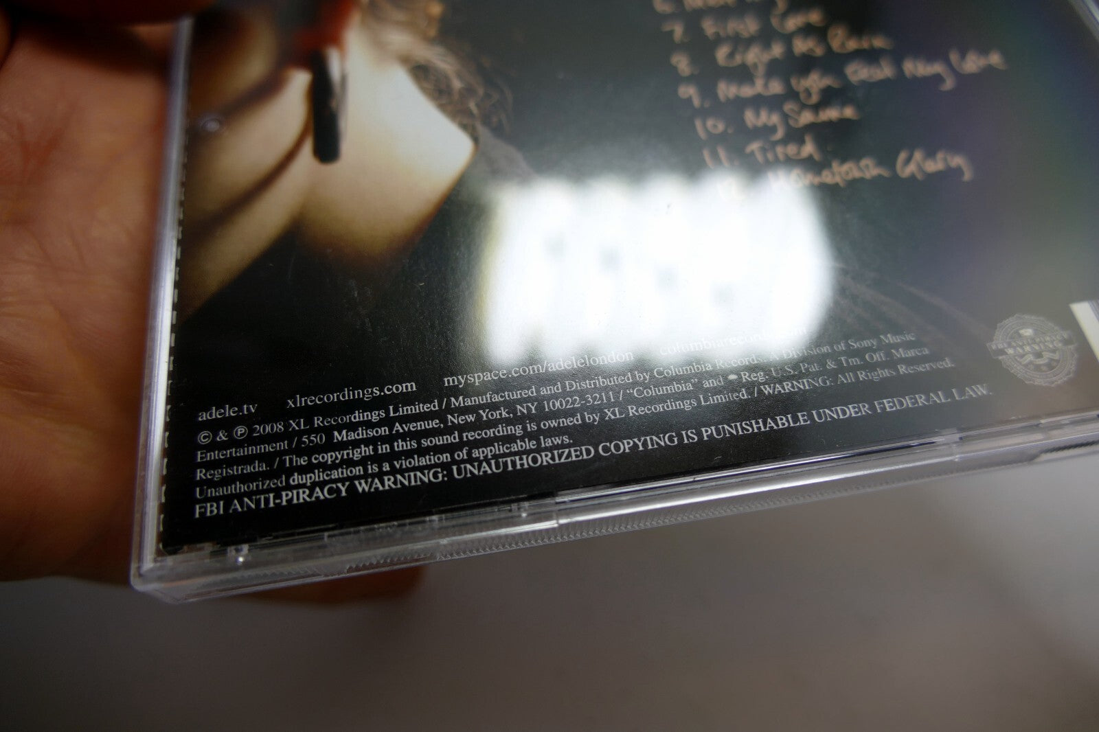 Adele 19 CD - Case with cracks