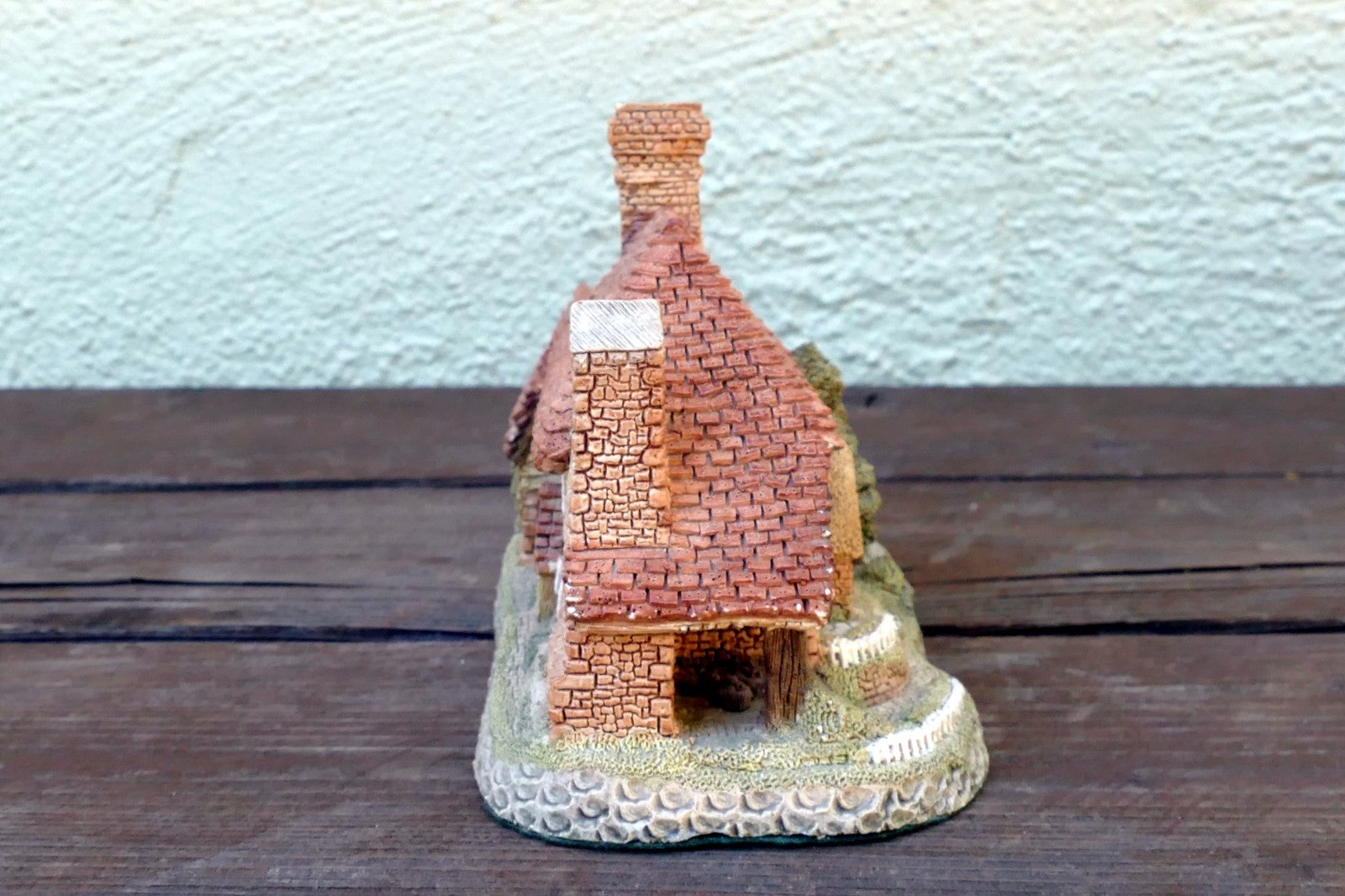 David Winter Cottages Kent Cottage by David Winter 1985