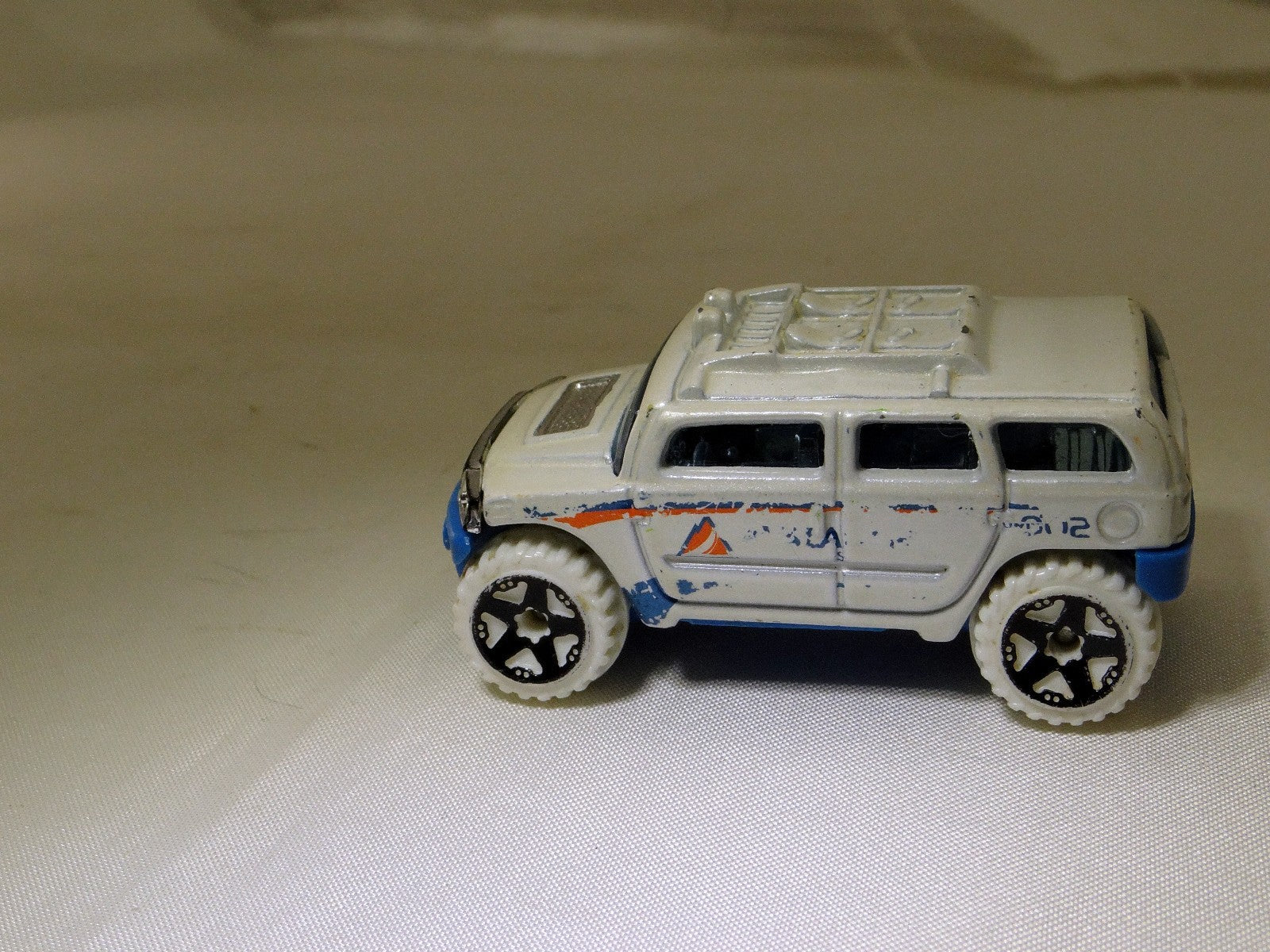 Hot Wheels 2003 Mattel 1186  Diecast Hummer Truck