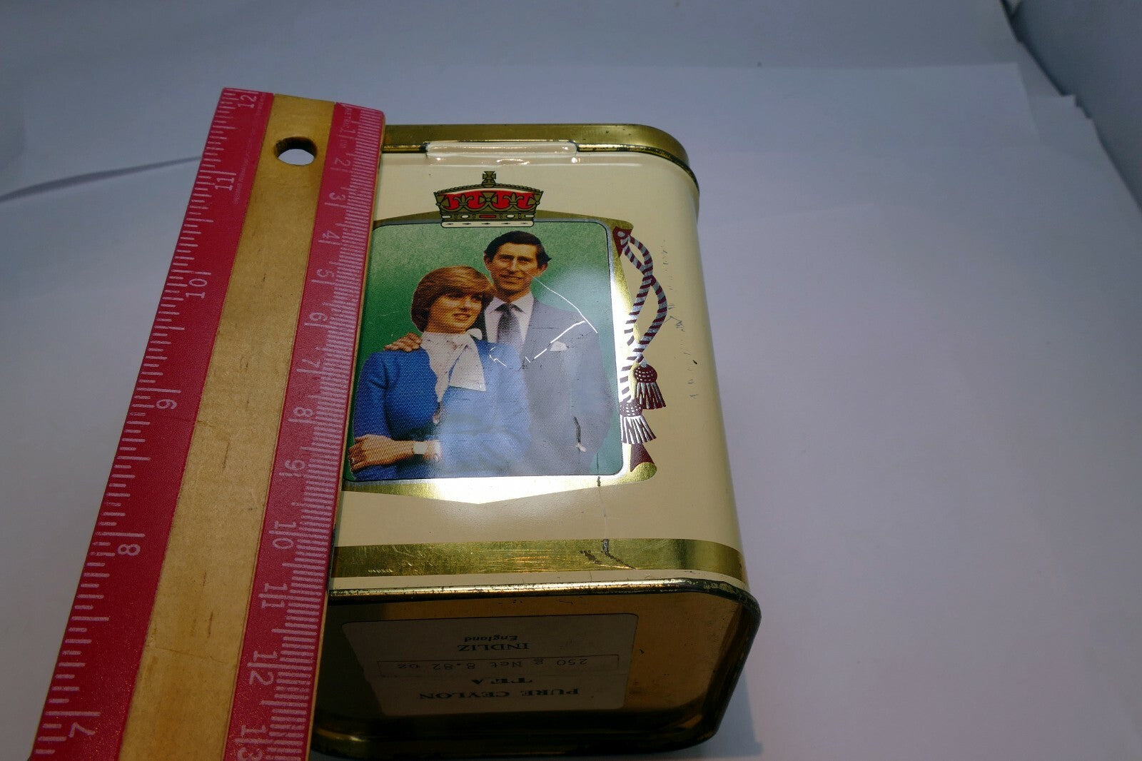 Royal Marriage Celebration Souvenir Tin 1981 Prince Wales & Lady Diana Spencer