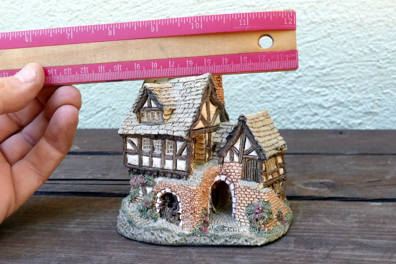David Winter Cottages The Bakehouse Handcrafted Figurine 1983 UK Great Britain