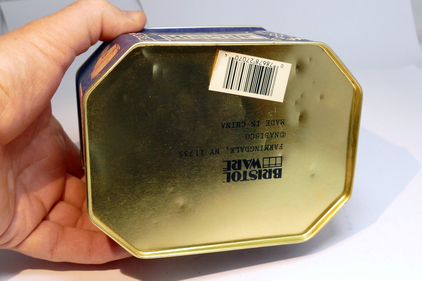 Uneeda Biscuits Tin Depicts 1923 Art Tin octagonal empty container boy