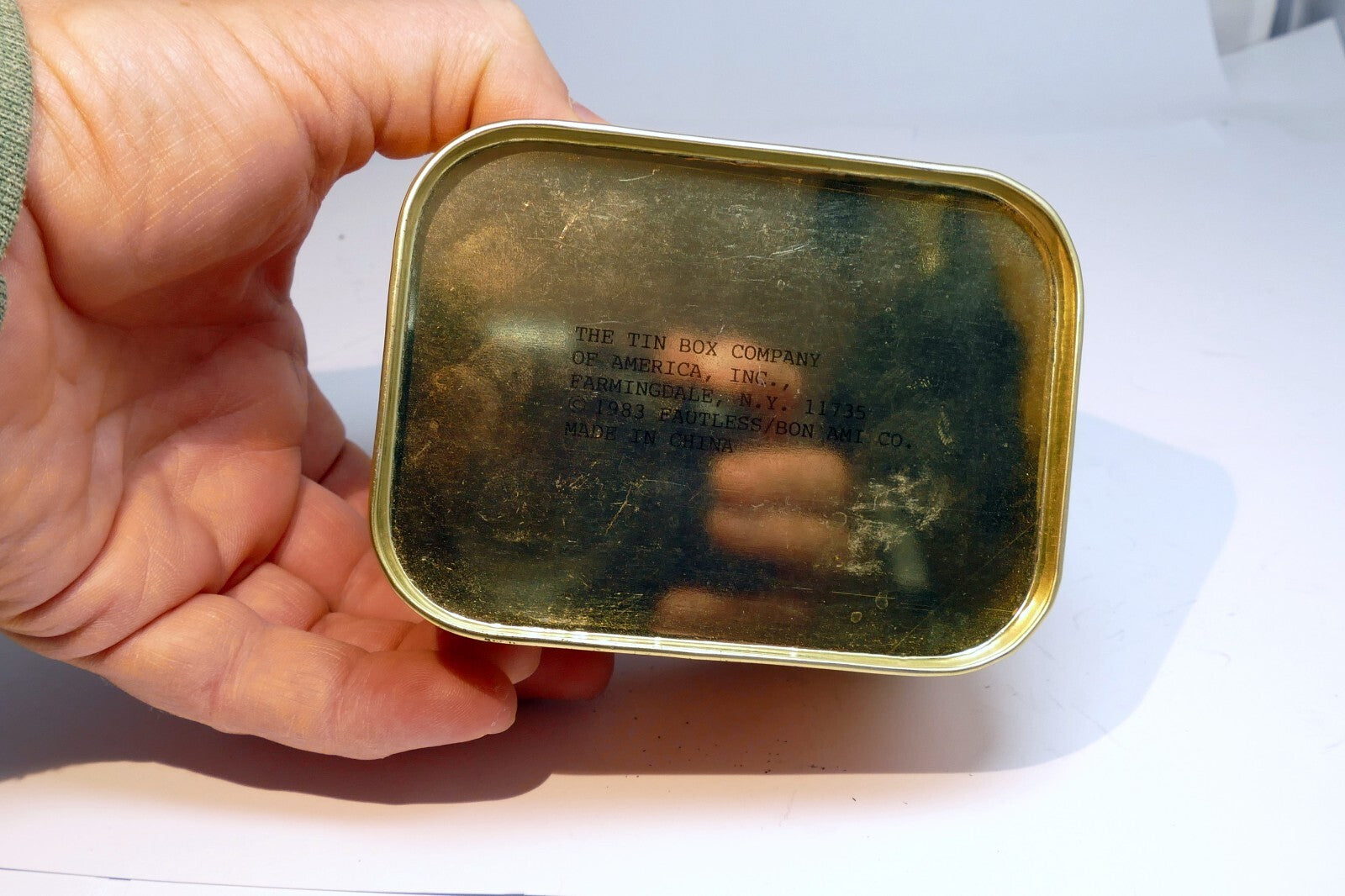 BON AMI SOAP Tin Bristol Ware 1983 Baby Chickens metal empty container 4"