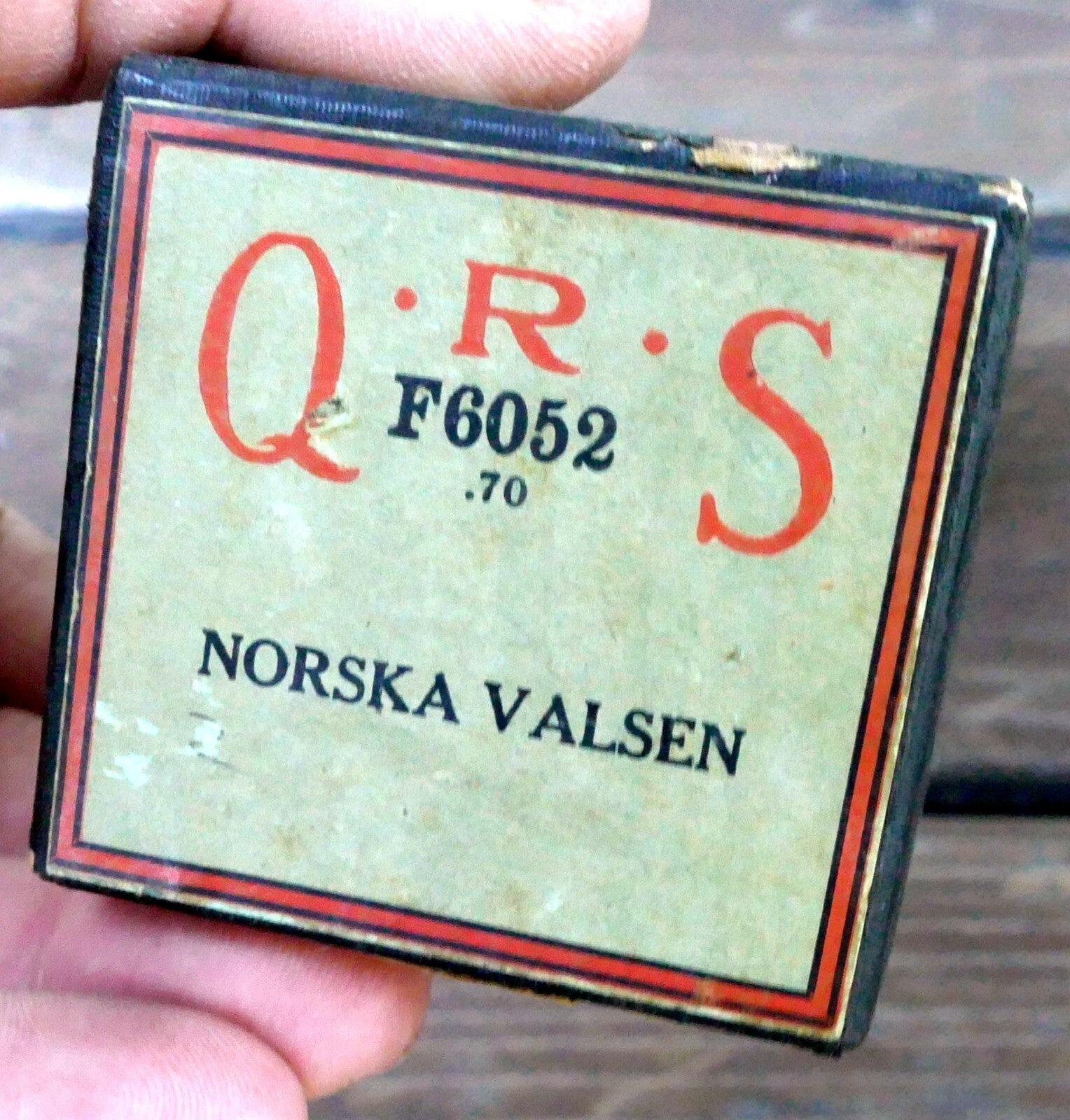 Qrs word piano roll f6052 norska valsen waltz