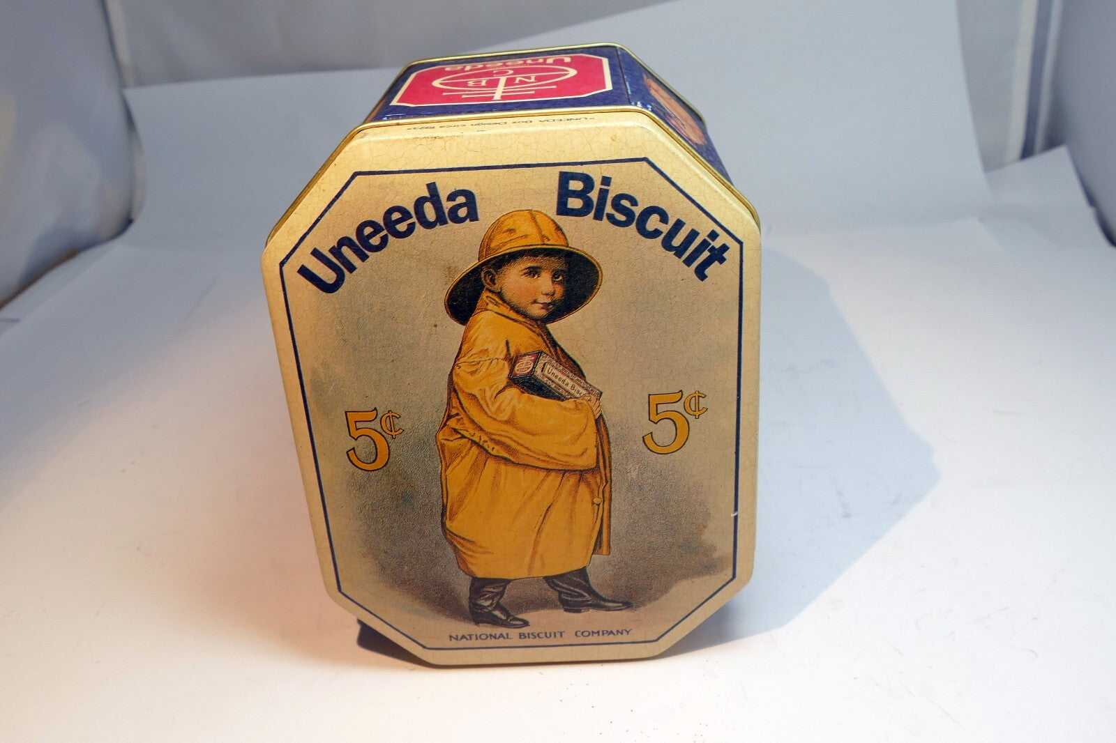 Uneeda Biscuits Tin Depicts 1923 Art Tin octagonal empty container boy