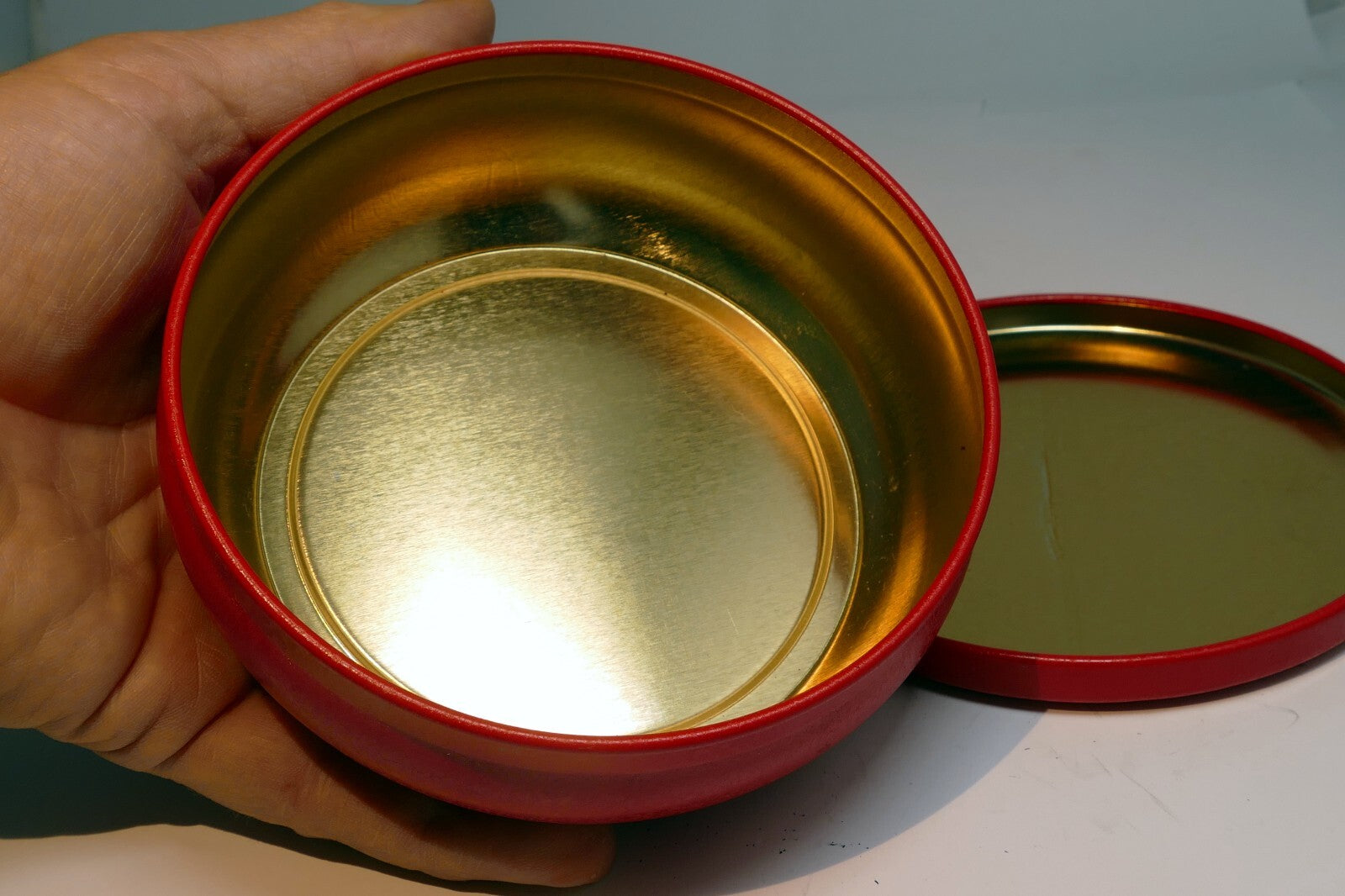 Coca-Cola Tin Can  Red & Gold "Delicious and Refreshing" Drink round 5"