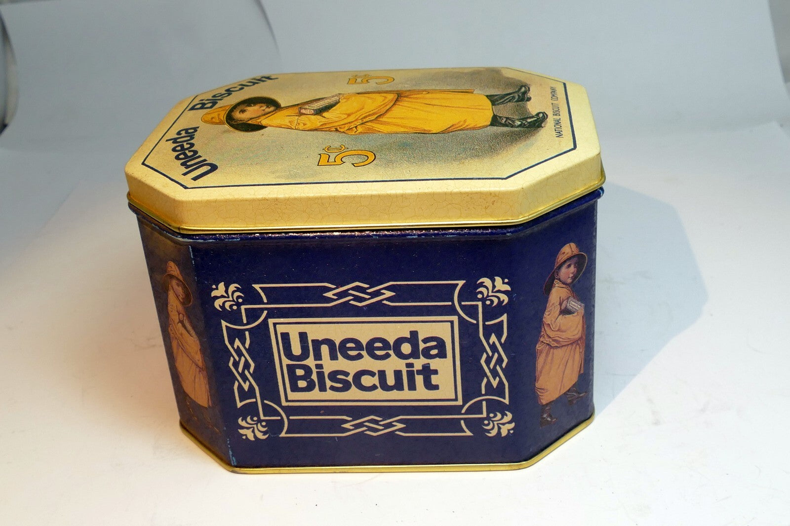 Uneeda Biscuits Tin Depicts 1923 Art Tin octagonal empty container boy