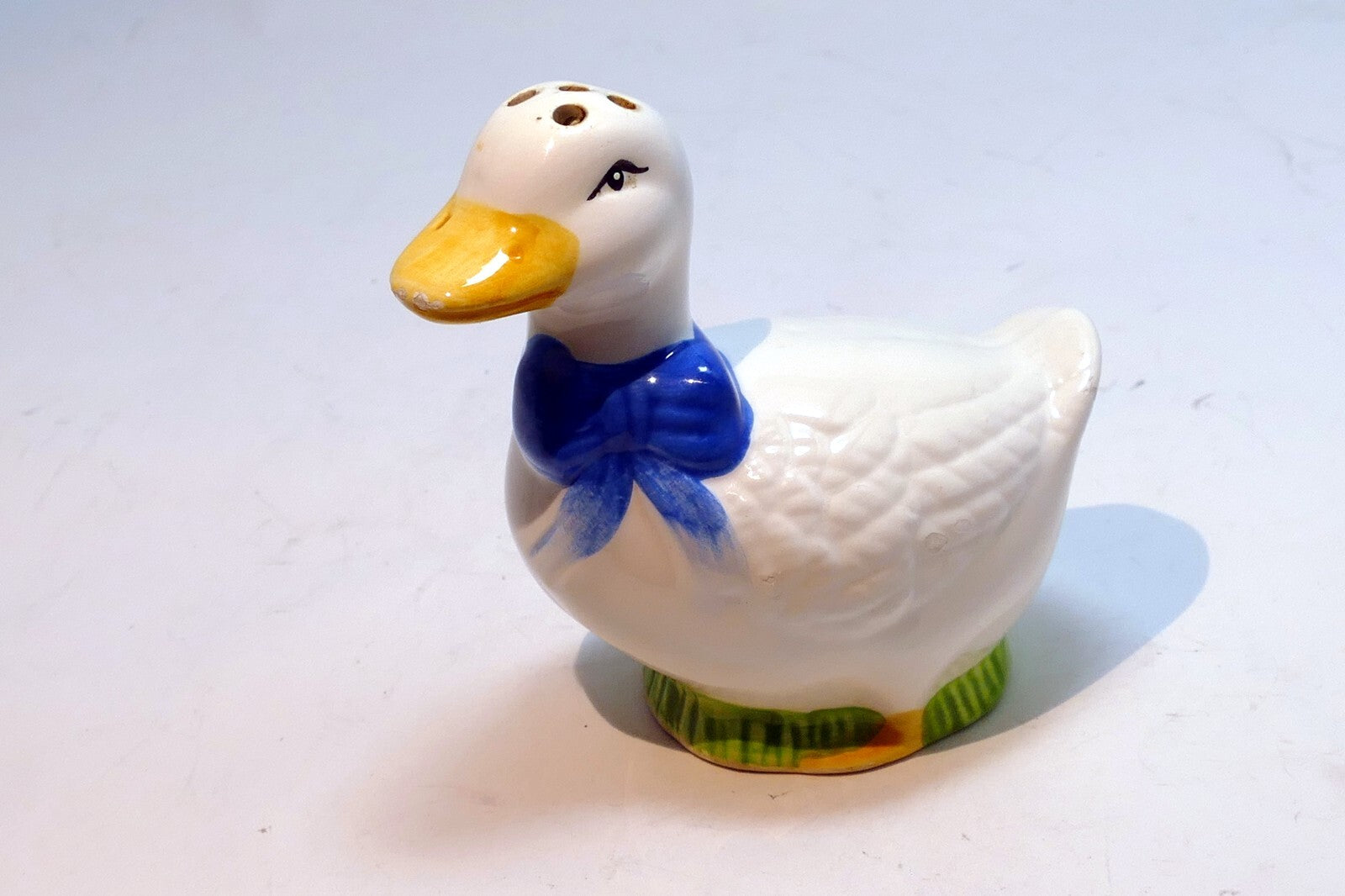 Salt Shaker White Goose Duck Blue Ribbon Ceramic Pre-owned
