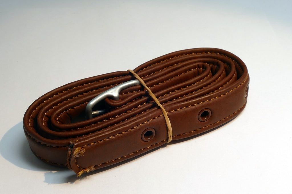 34" long 3/4" wide belt  vintage small faux leather