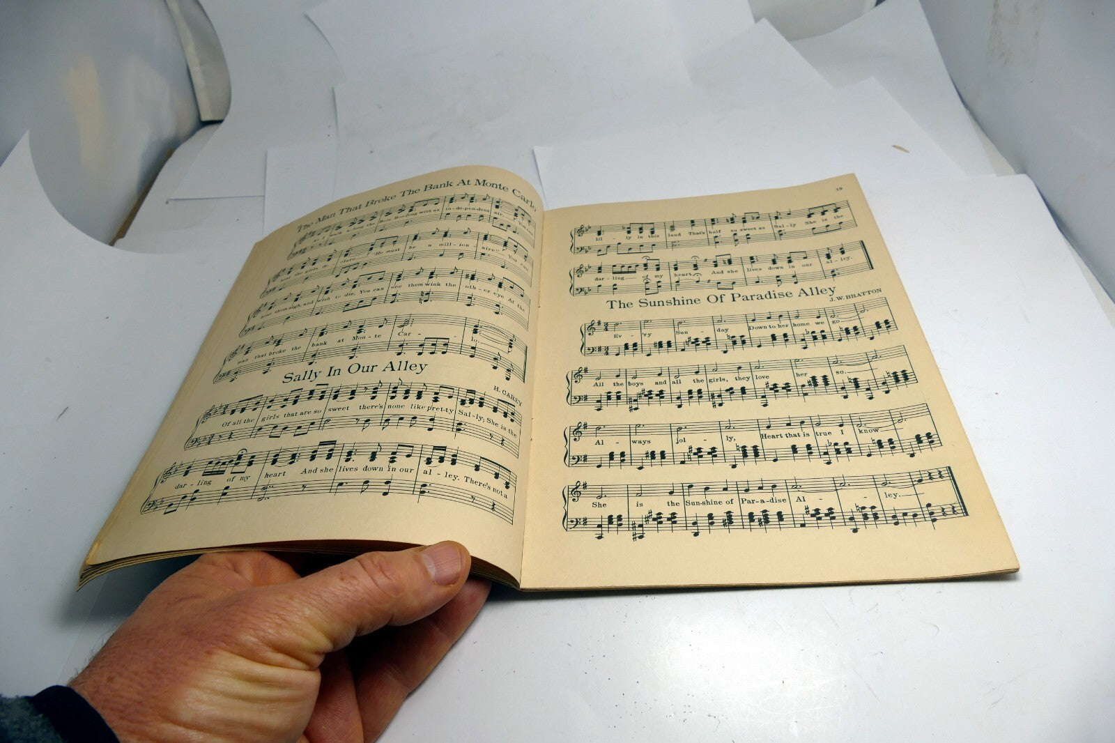 Treasure Chest of OLD TIME SONG HITS ©1935 Treasure Chest Publications, Inc