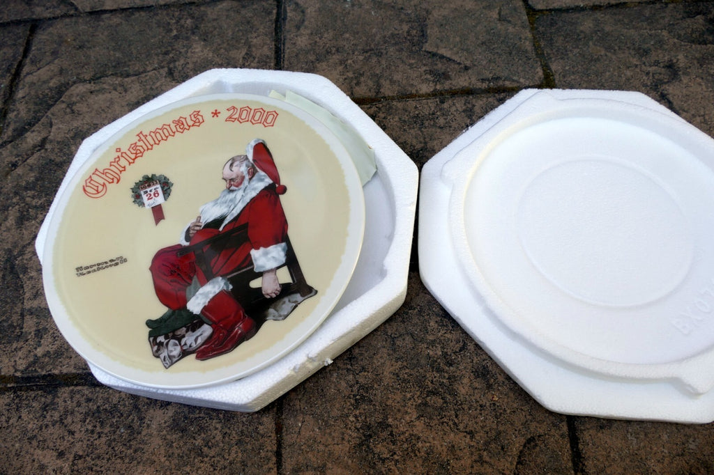 NORMAN ROCKWELL The Day After Christmas Plate 2000 84-R70-001.27 Knowles COA
