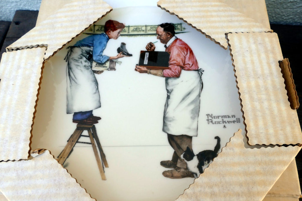 Norman rockwell 10.5” collector plate 1979 "a helping hand" winter season   mint