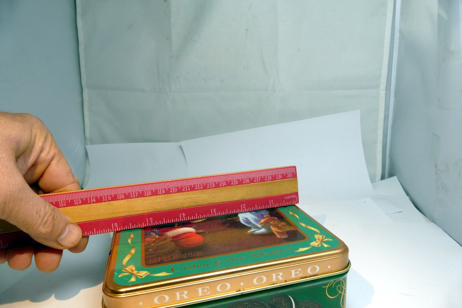 Oreo  Cookie Christmas Eve Tin empty container with Santa Claus & Boy  1991
