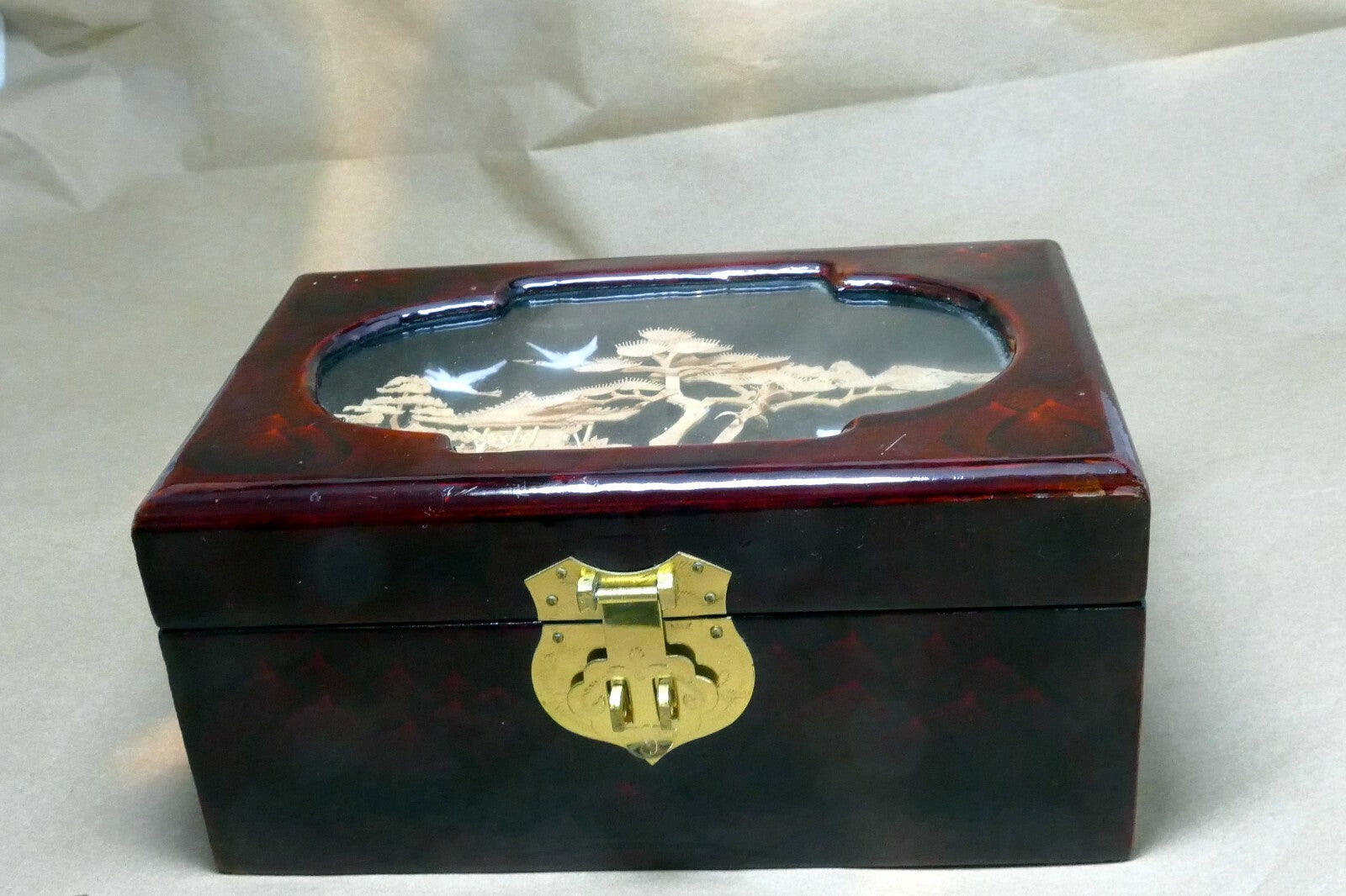 Stork Cork Diorama GLASS Lacquer JEWELRY Hinged Box red Pagoda wedding cranes