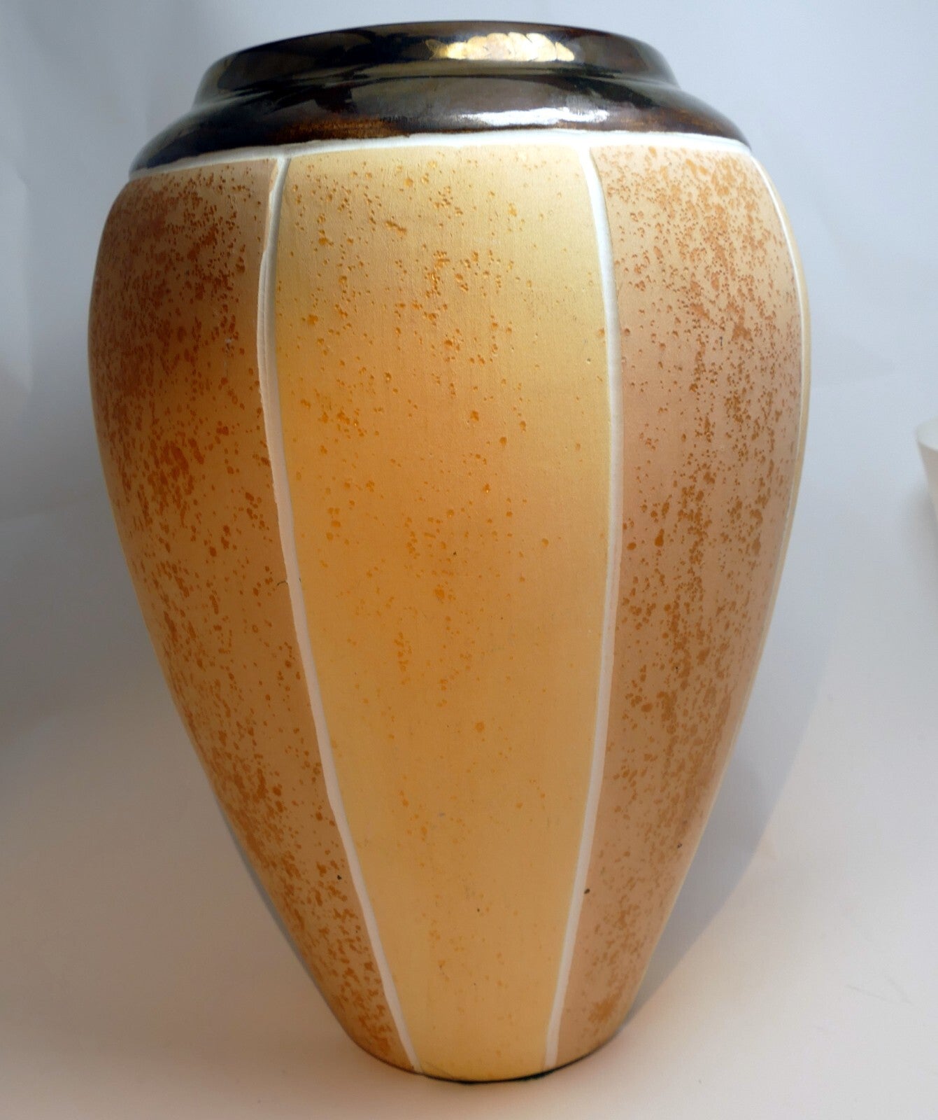 Art pottery ceramic vase 1997 gb gillian bliss signed sand light brown 11"