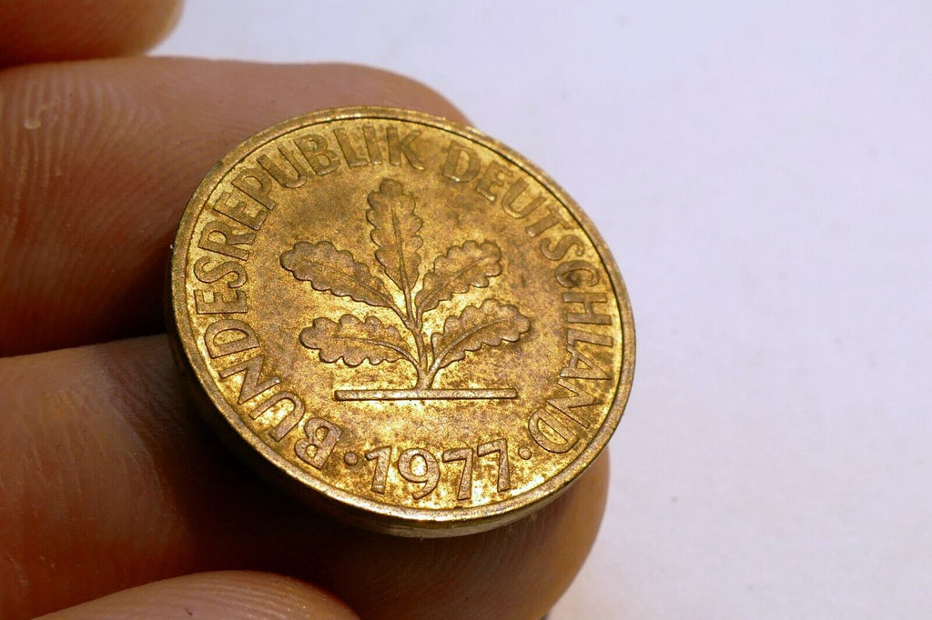 10 Pfennig coin  1977 GERMANY - FEDERAL REPUBLIC Oak Leaf