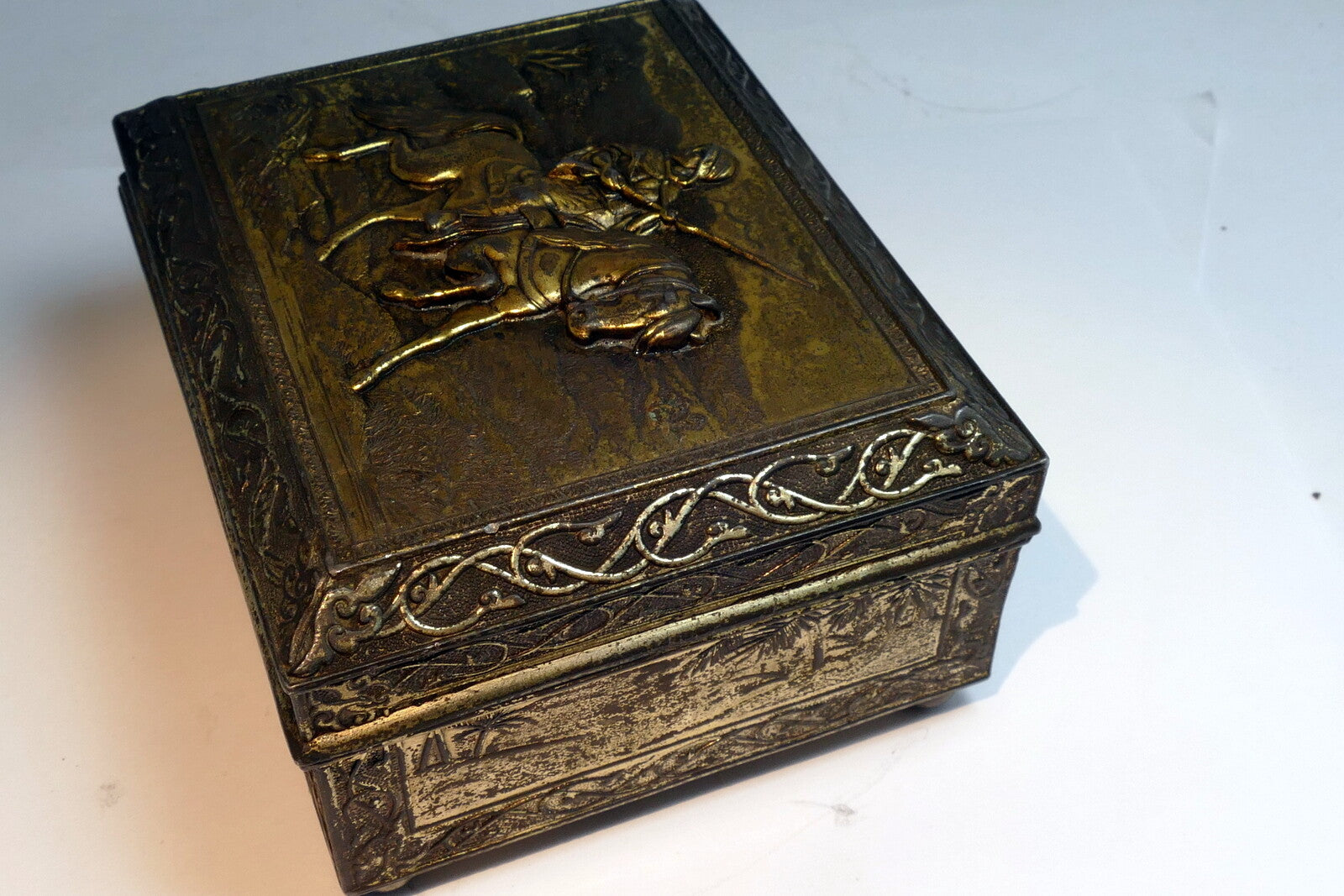 Metal Jewelry Cigarette Tobacco Box JAPAN Soldier w/ rifle musket horse Trinket