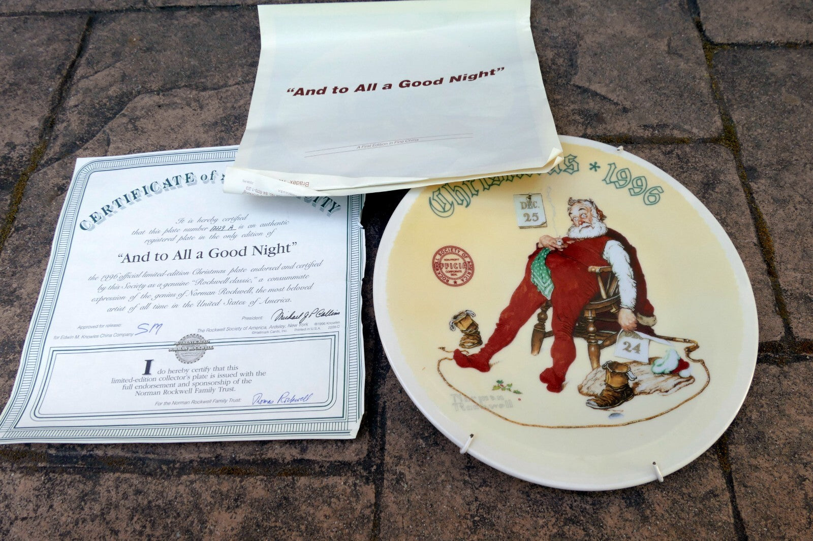 NORMAN ROCKWELL And to all a Good Night Plate 1996 Christmas Knowles COA