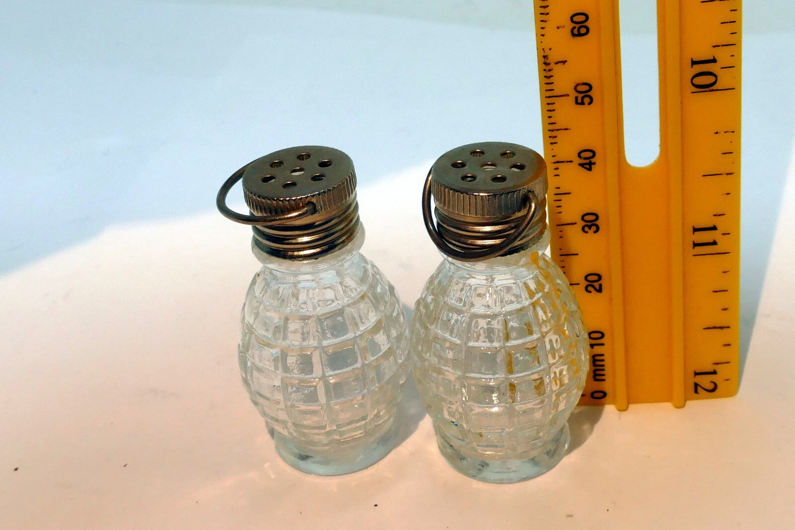 1oz set of two Clear Glass Salt & Pepper Shaker  USA