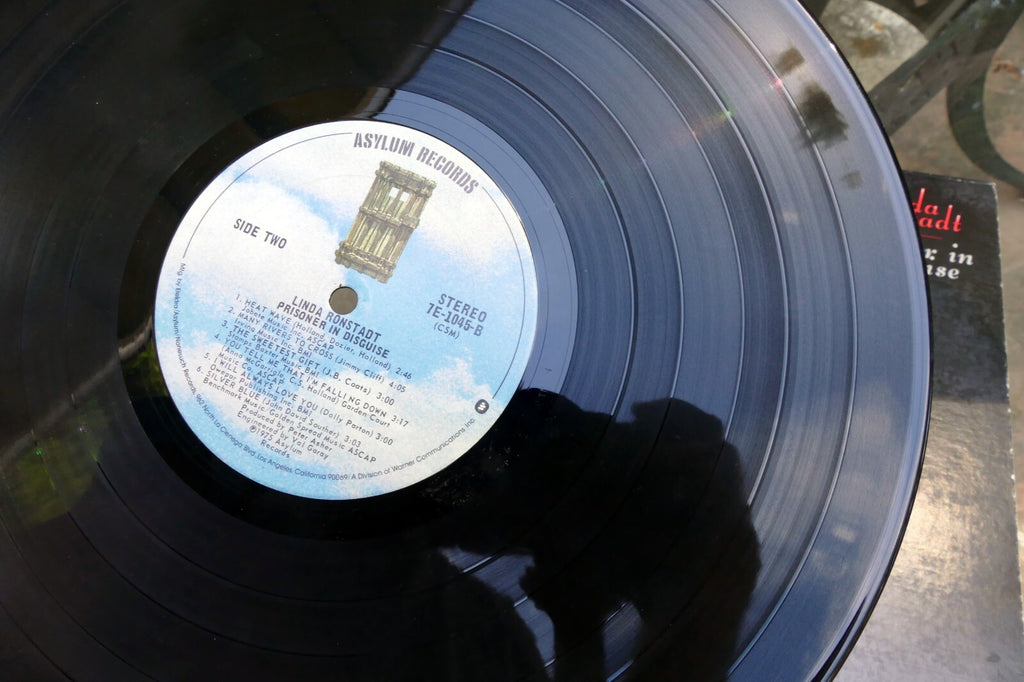 Linda Ronstadt Prisoner In Disguise Asylum Records  7E-1045 Vinyl LP   1975